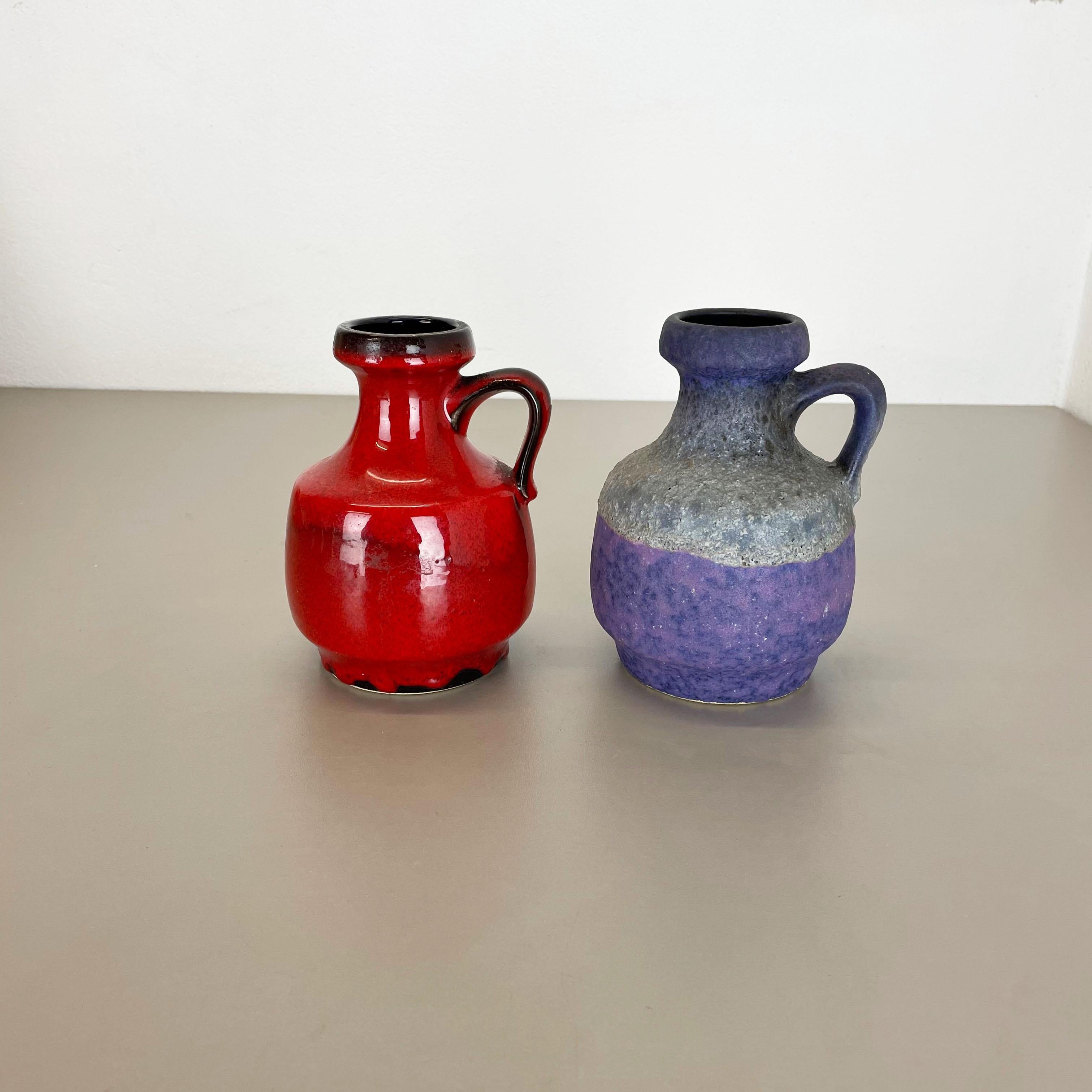 Set von zwei flachen Lava-Vasen aus Keramik „Purple-Red“ von Jopeko, Deutschland, 1970er Jahre (Moderne der Mitte des Jahrhunderts) im Angebot