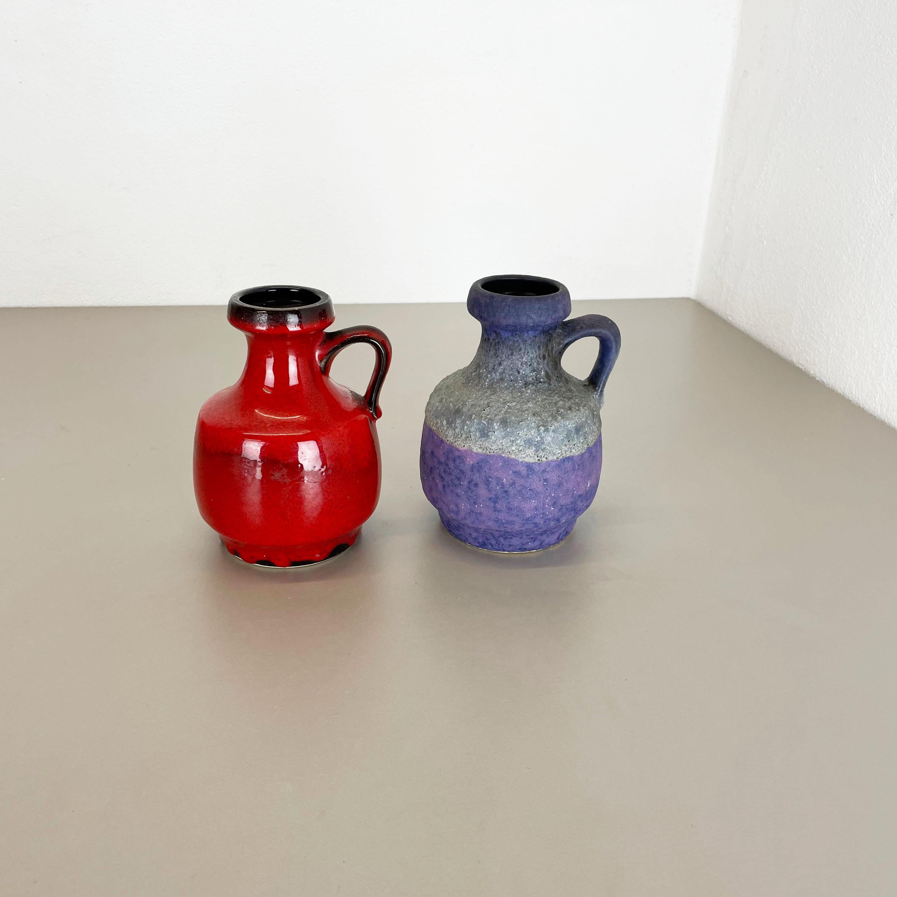 Set von zwei flachen Lava-Vasen aus Keramik „Purple-Red“ von Jopeko, Deutschland, 1970er Jahre (20. Jahrhundert) im Angebot