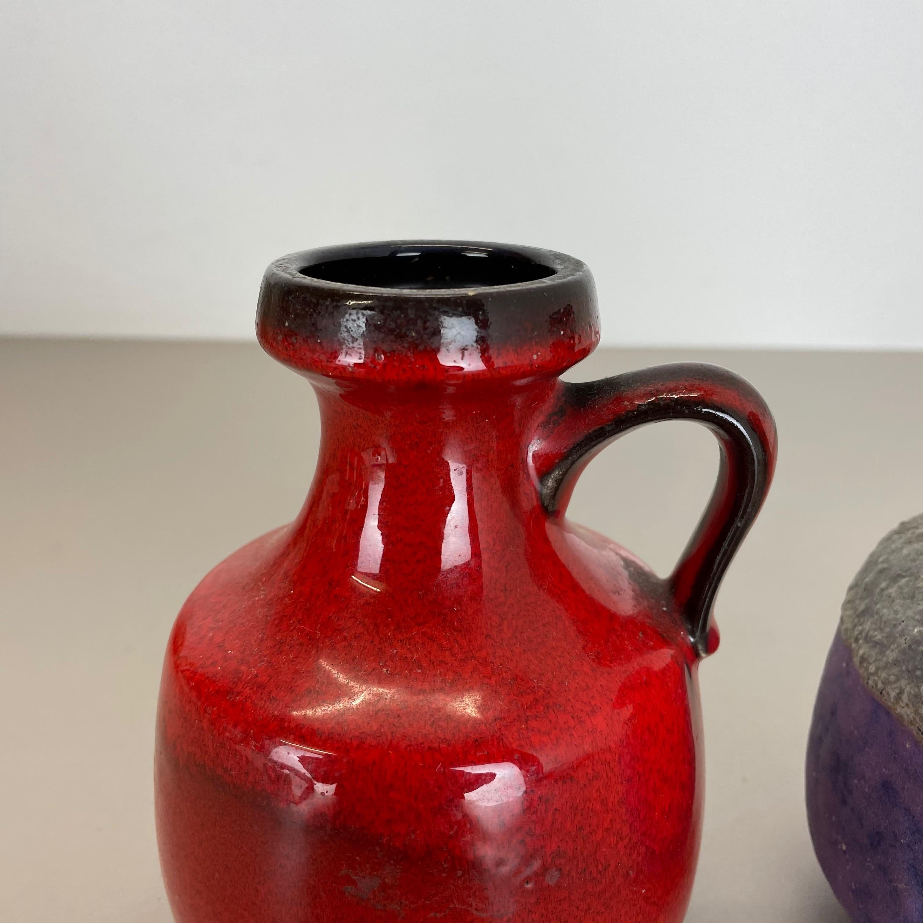 Set von zwei flachen Lava-Vasen aus Keramik „Purple-Red“ von Jopeko, Deutschland, 1970er Jahre im Angebot 3
