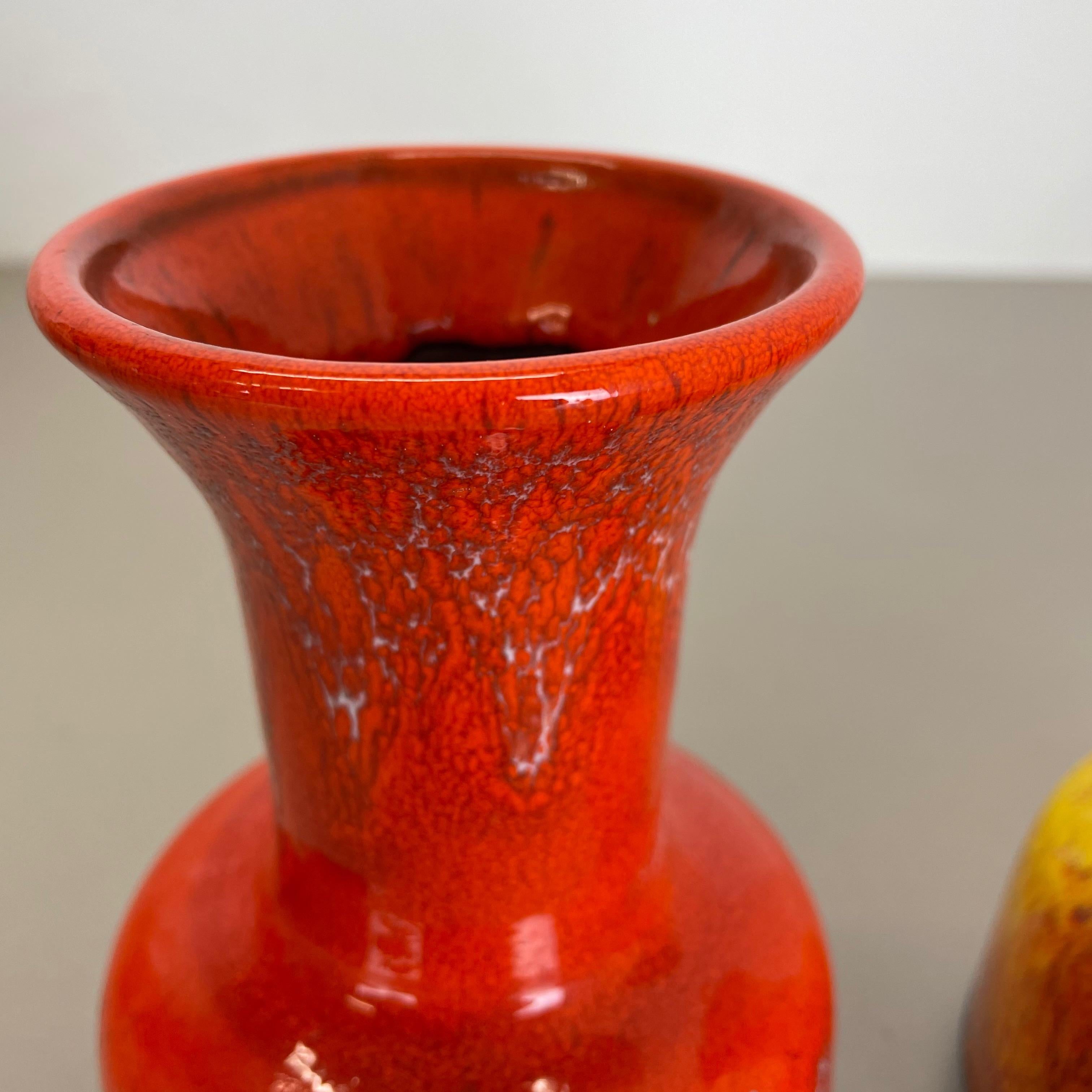 Céramique Ensemble de deux vases en poterie de lave grasse « jaune-rouge » de Jasba, Allemagne, années 1970 en vente