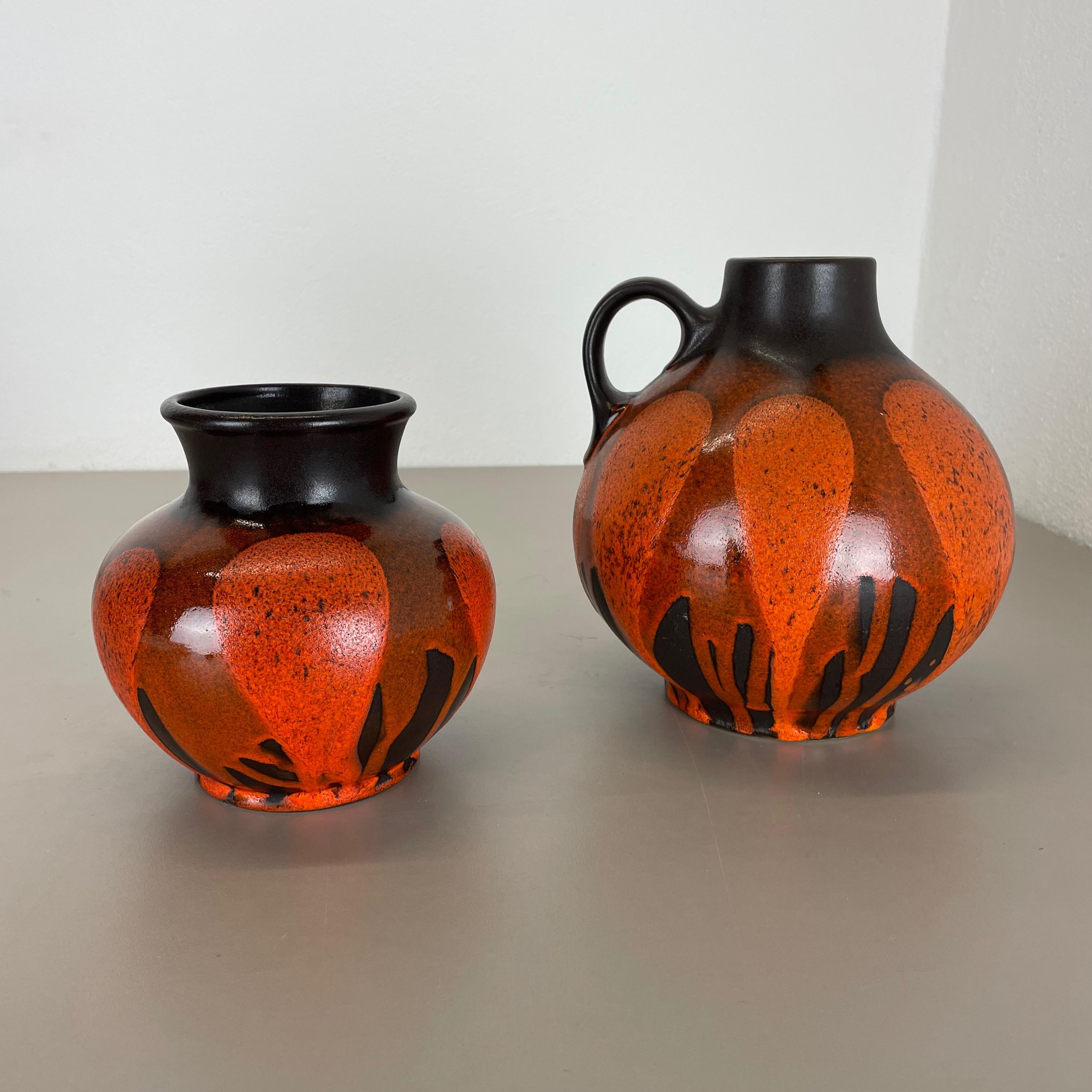 Set von zwei Keramikvasen „roten schwarzen“ Objekten von Steuler Ceramics, Deutschland, 1970er Jahre im Angebot 11