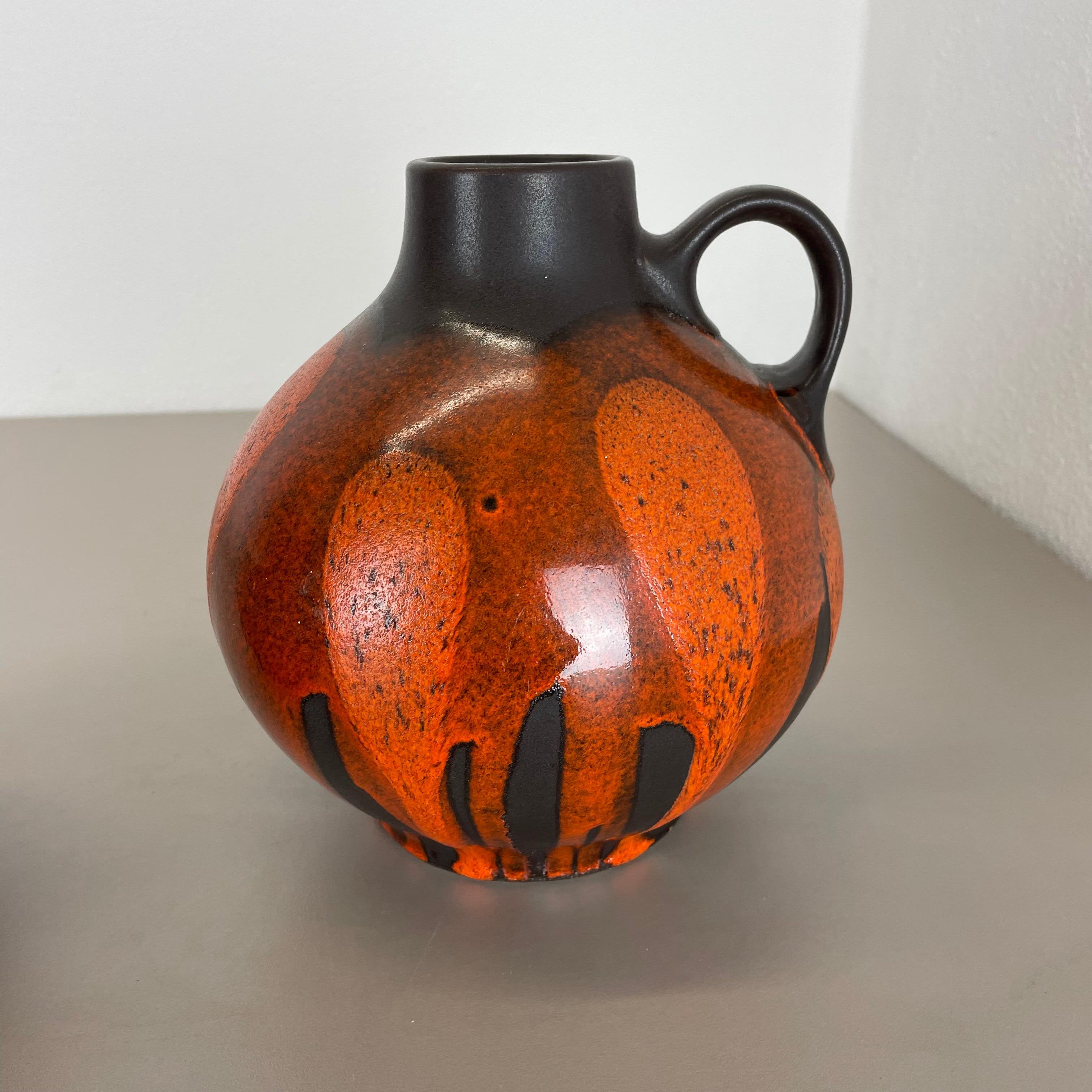 Set von zwei Keramikvasen „roten schwarzen“ Objekten von Steuler Ceramics, Deutschland, 1970er Jahre im Angebot 4