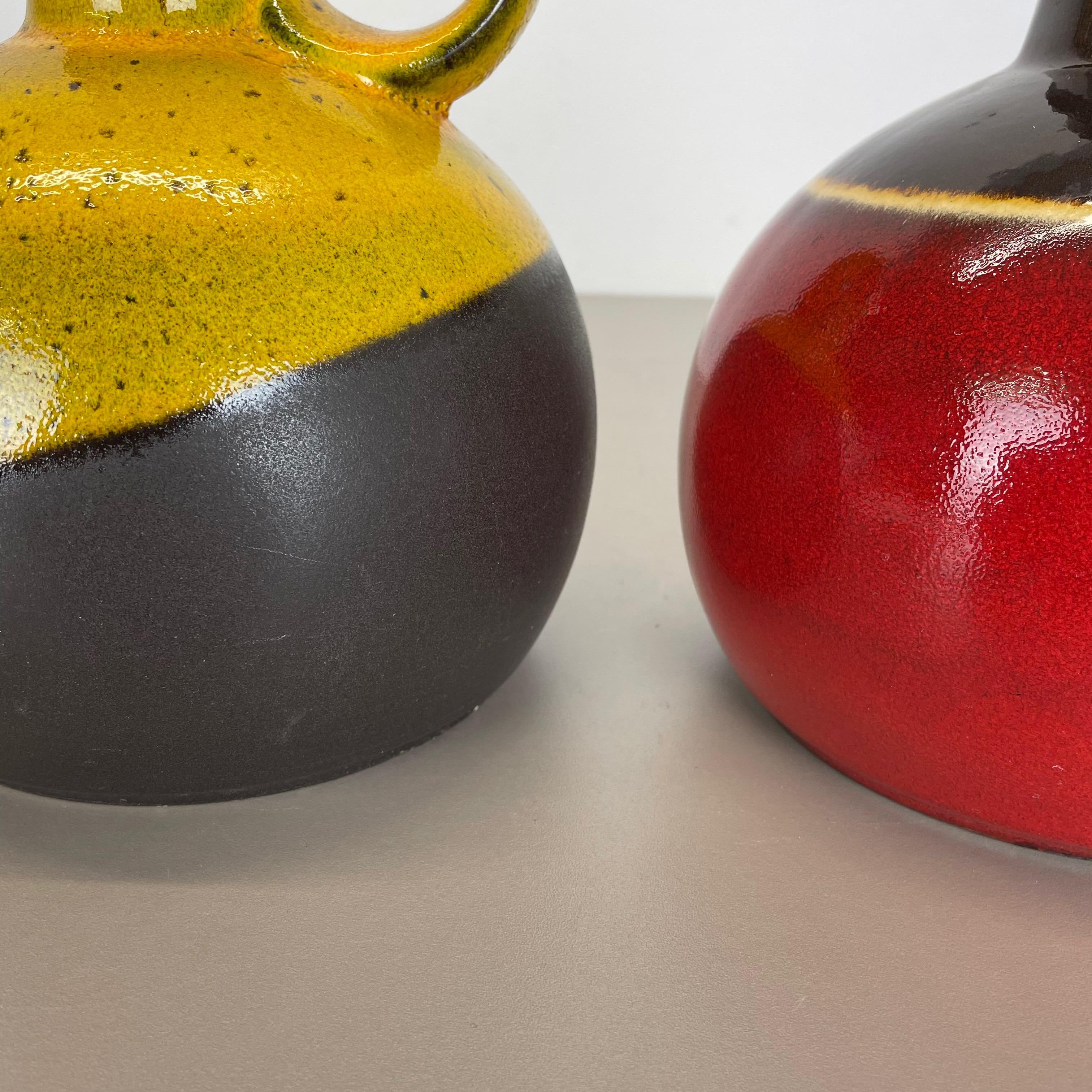 Set von zwei Töpferwarenvasen „“rotgelb“ von Steuler Ceramics Deutschland, 1970er Jahre im Angebot 2