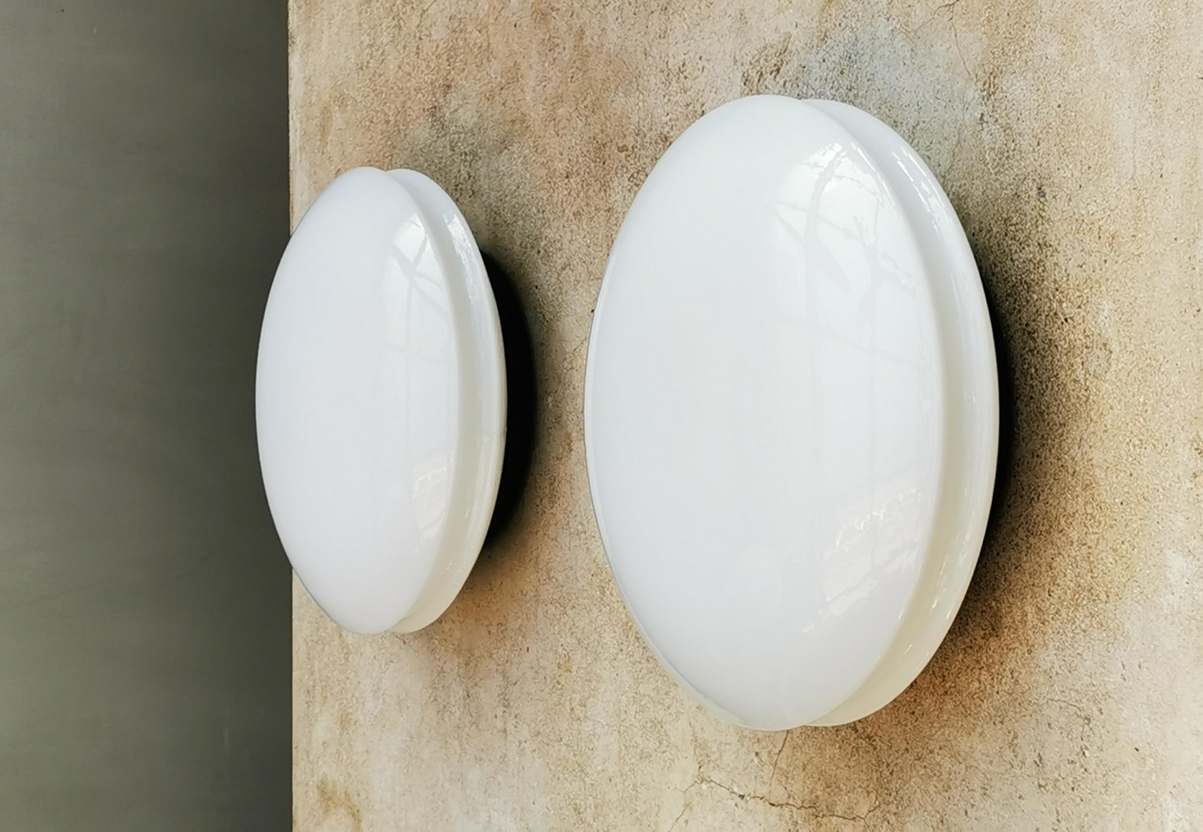Very rare lights, specialy two pieces !
Beautiful milk glass soft diffusers.
Lamps lighted like to float, because the mount baseplates are painted in mat black.
Look great in kitchen and bathroom.
Sockets: E27

