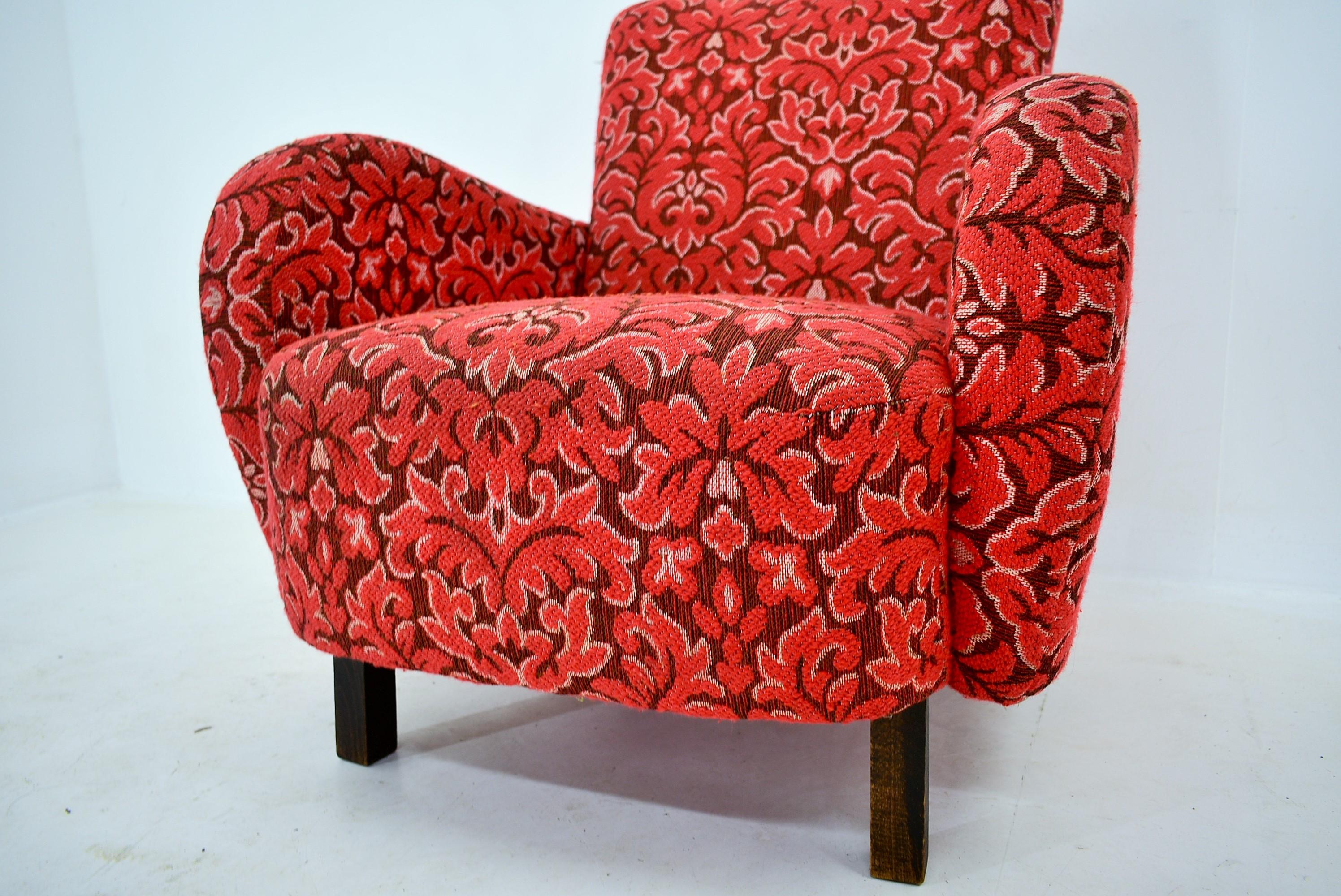Fabric Set of Two Rare Art Deco Armchairs H-283 by Jindřich Halabala, 1949s For Sale