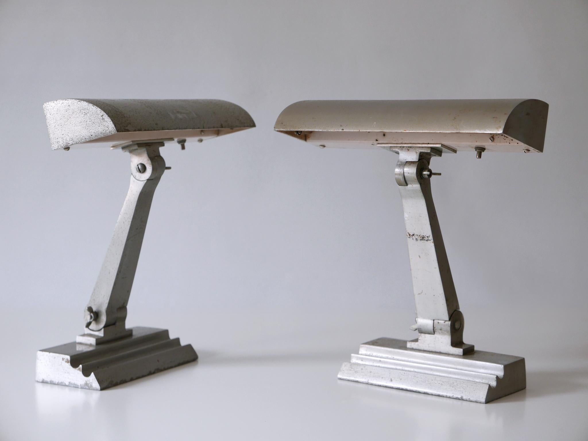 Set of Two Rare Art Deco Desk or Table Lamps from an US Cruiser Ship, 1920s In Good Condition For Sale In Munich, DE