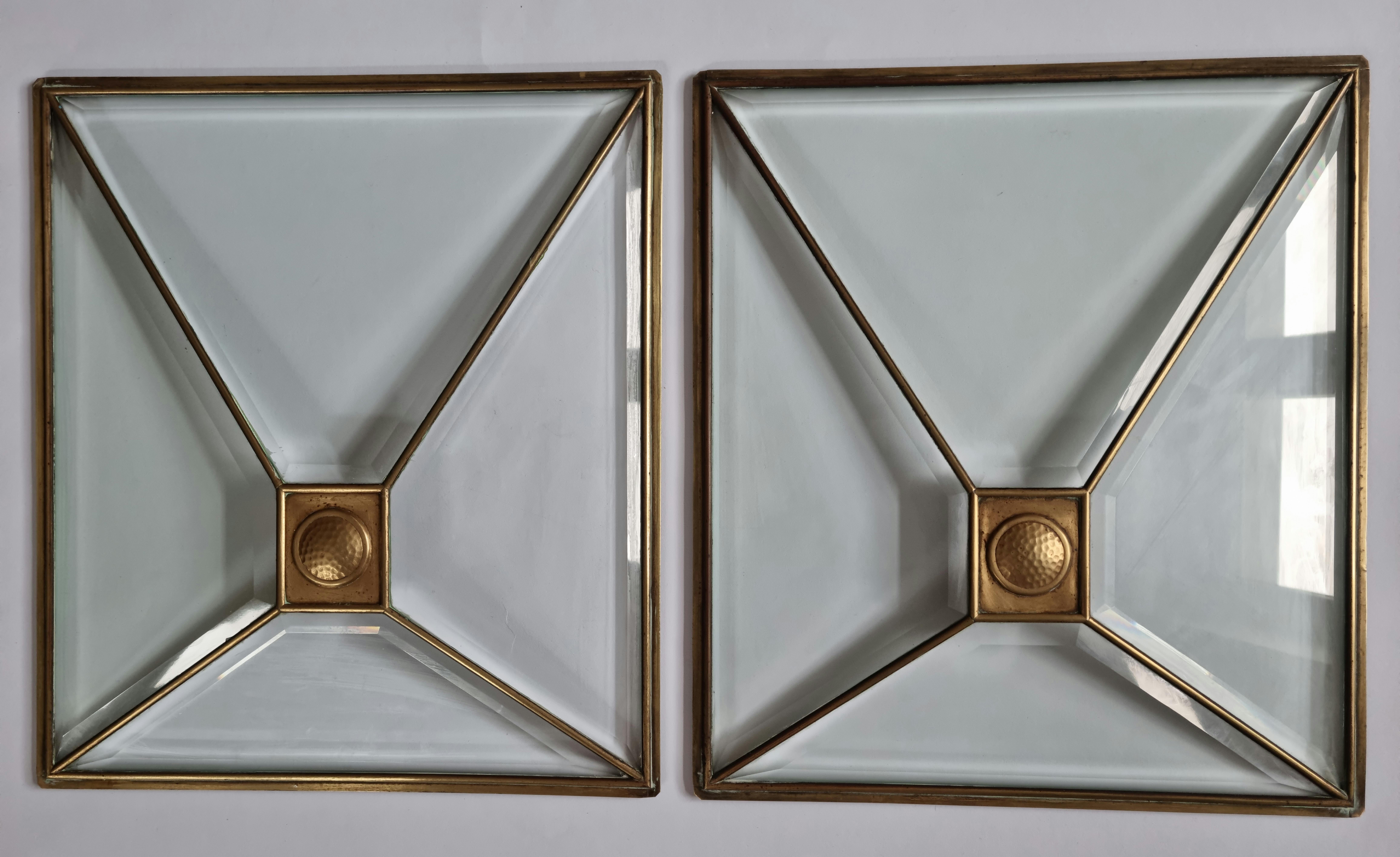 Austriaco Set di due rare finestre Art Deco, vetro sfaccettato e ottone, Austria, anni '30 in vendita