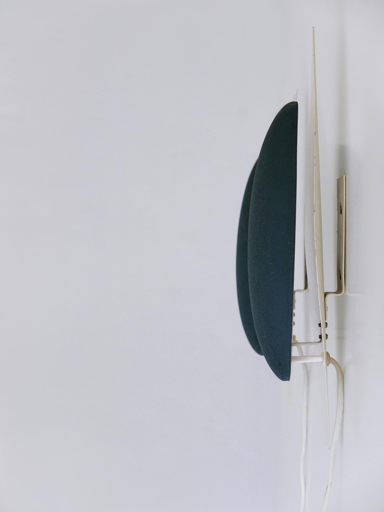 Set of Two Rare & Elegant Mid Century Modern Sconces or Wall Lights Sweden 1950s en venta 3