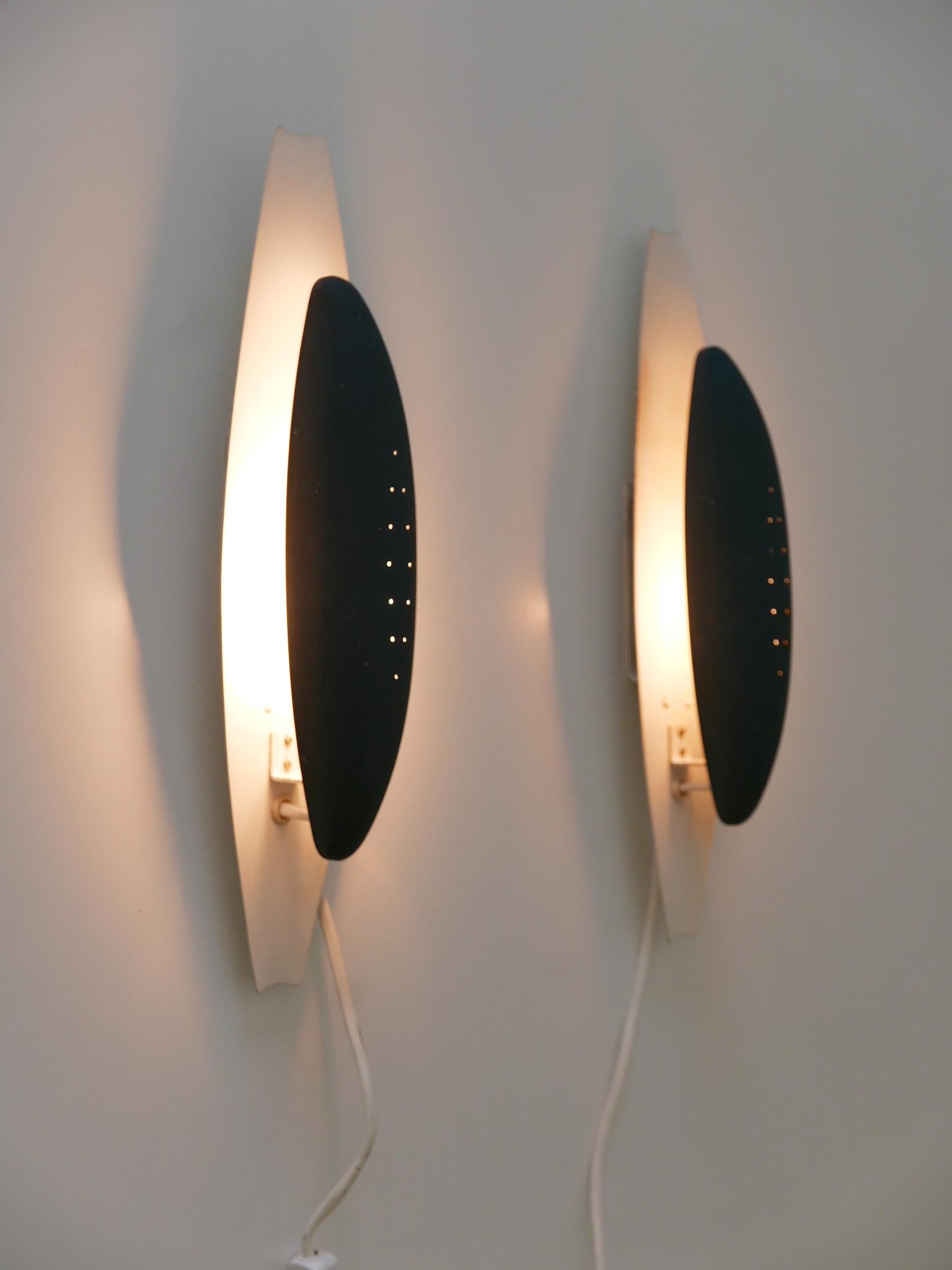 Set of Two Rare & Elegant Mid Century Modern Sconces or Wall Lights Sweden 1950s en venta 5