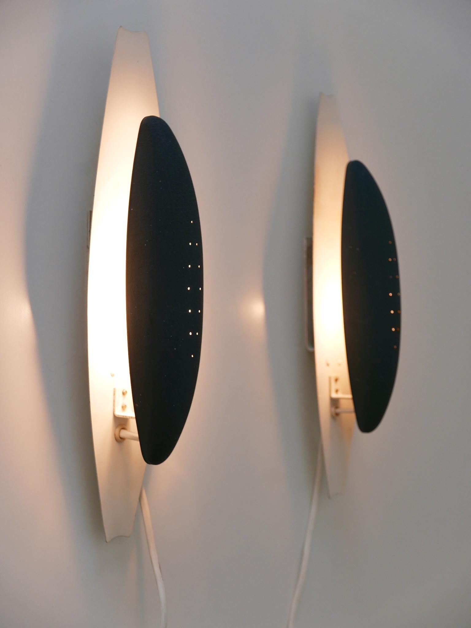 Set of Two Rare & Elegant Mid Century Modern Sconces or Wall Lights Sweden 1950s en venta 8