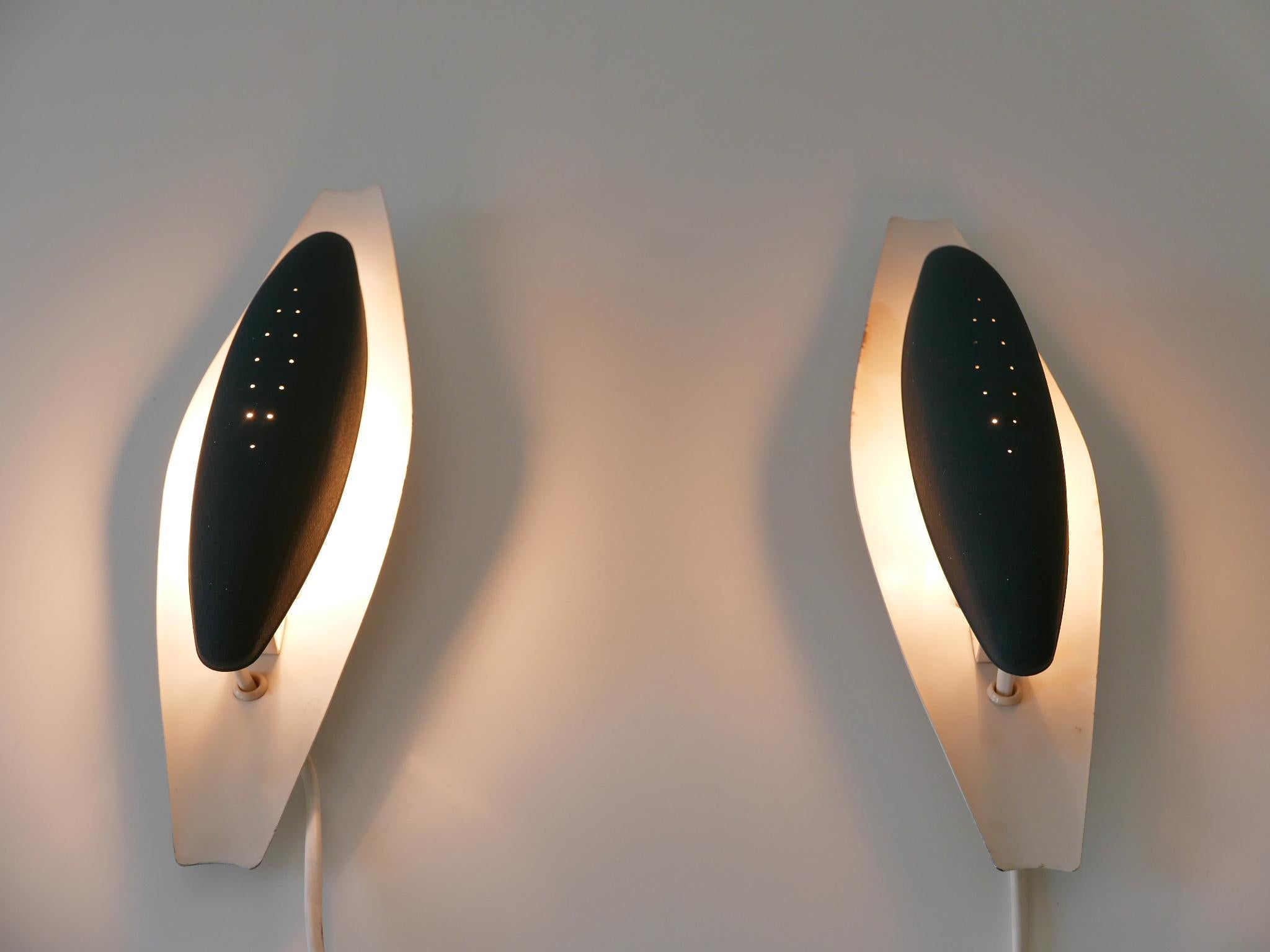 Set of Two Rare & Elegant Mid Century Modern Sconces or Wall Lights Sweden 1950s en venta 10