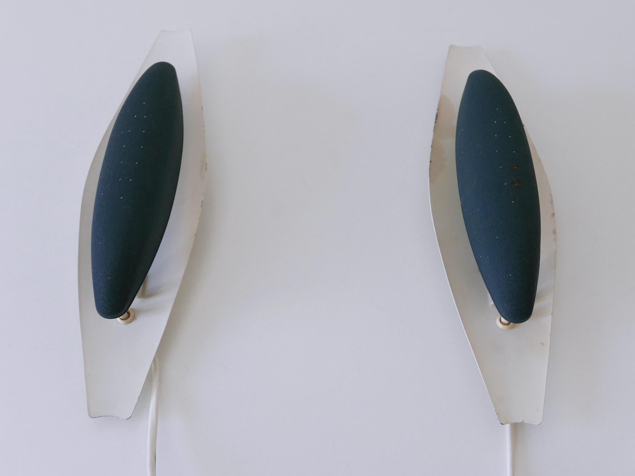 Set of Two Rare & Elegant Mid Century Modern Sconces or Wall Lights Sweden 1950s en venta 11