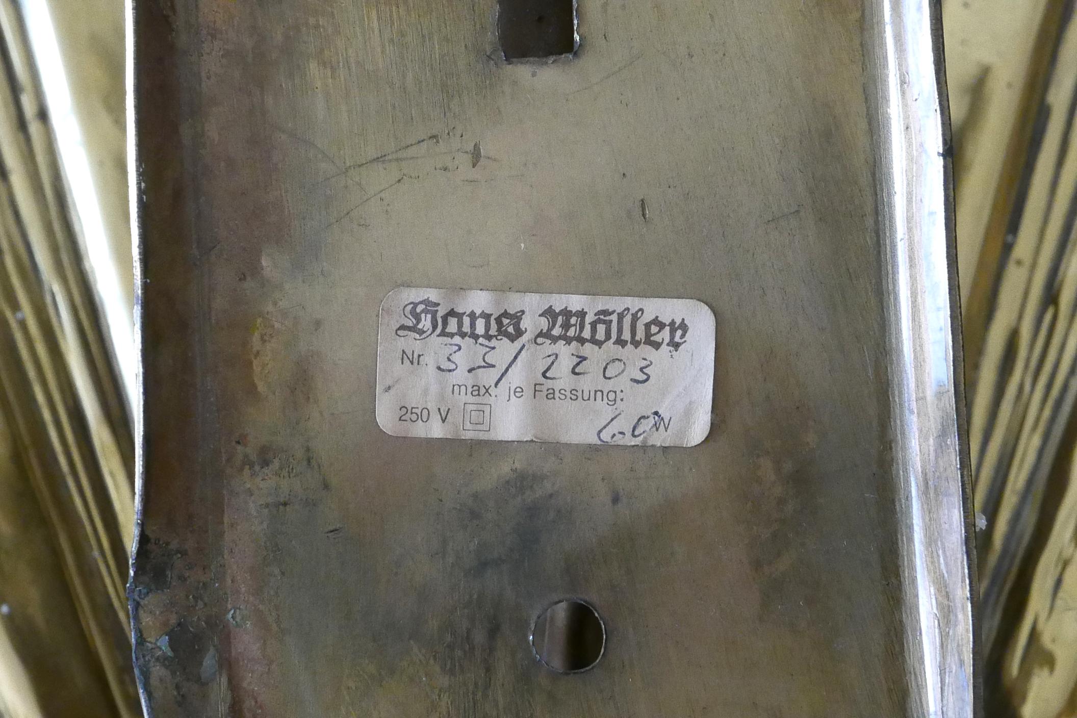 Juego de dos raros y grandes candelabros de concha de latón de mediados de siglo de Hans Möller Años 60 en venta 13