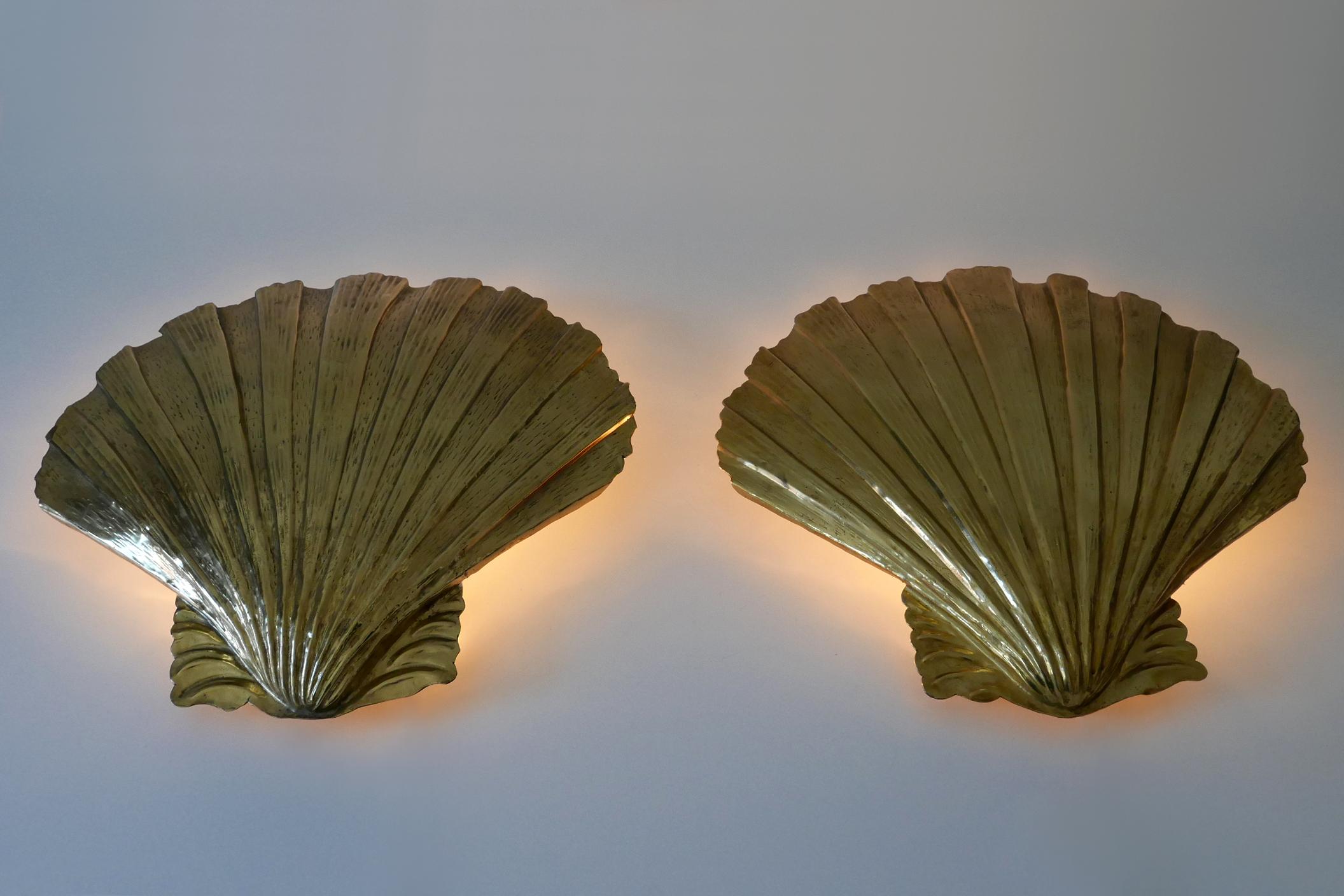 Juego de dos raros y grandes candelabros de concha de latón de mediados de siglo de Hans Möller Años 60 en Bueno estado para la venta en Munich, DE