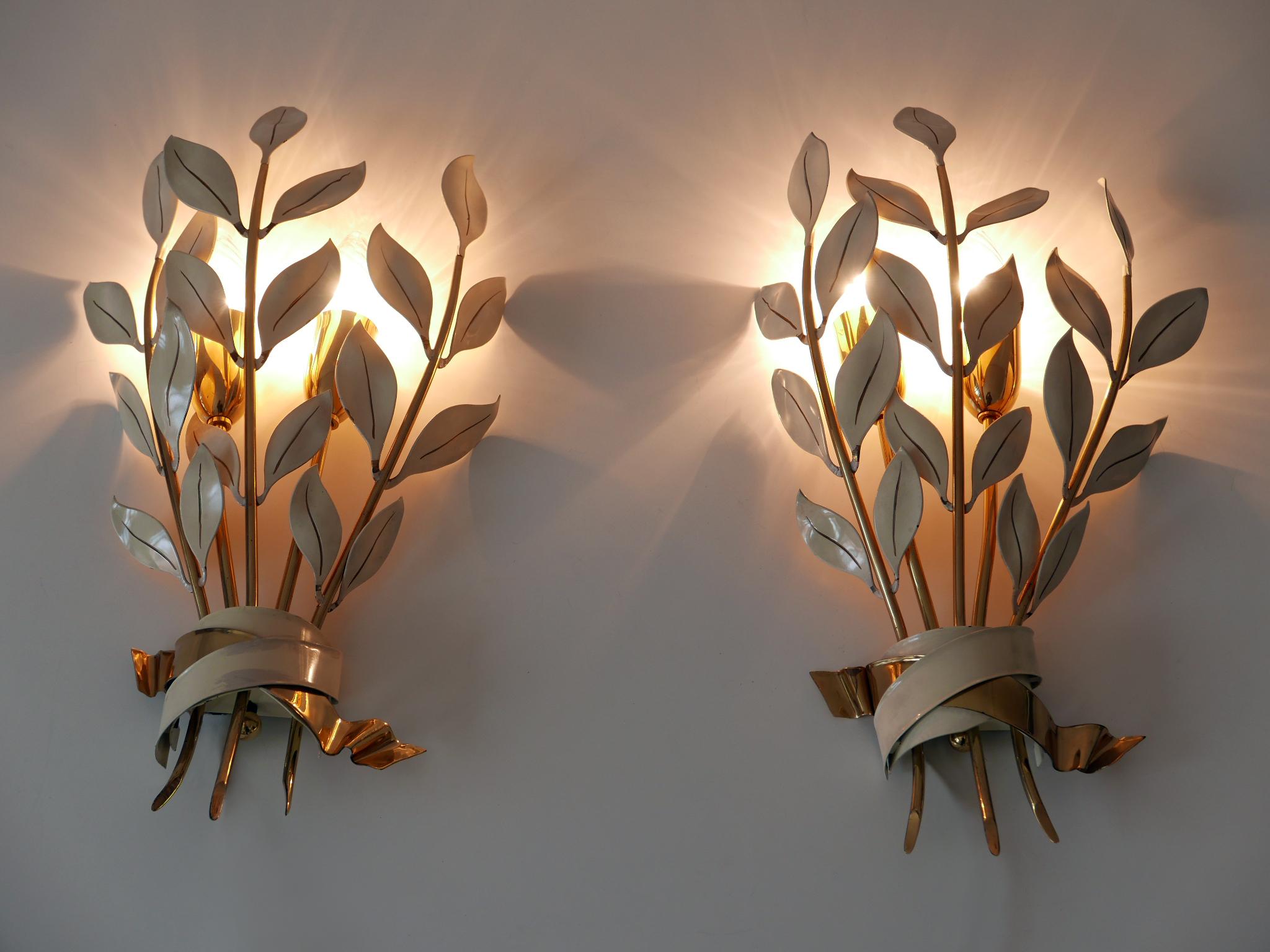 Tedesco Set di due rare lampade a forma di bouquet di alloro di Vereinigte Werkstätten München 1950 in vendita