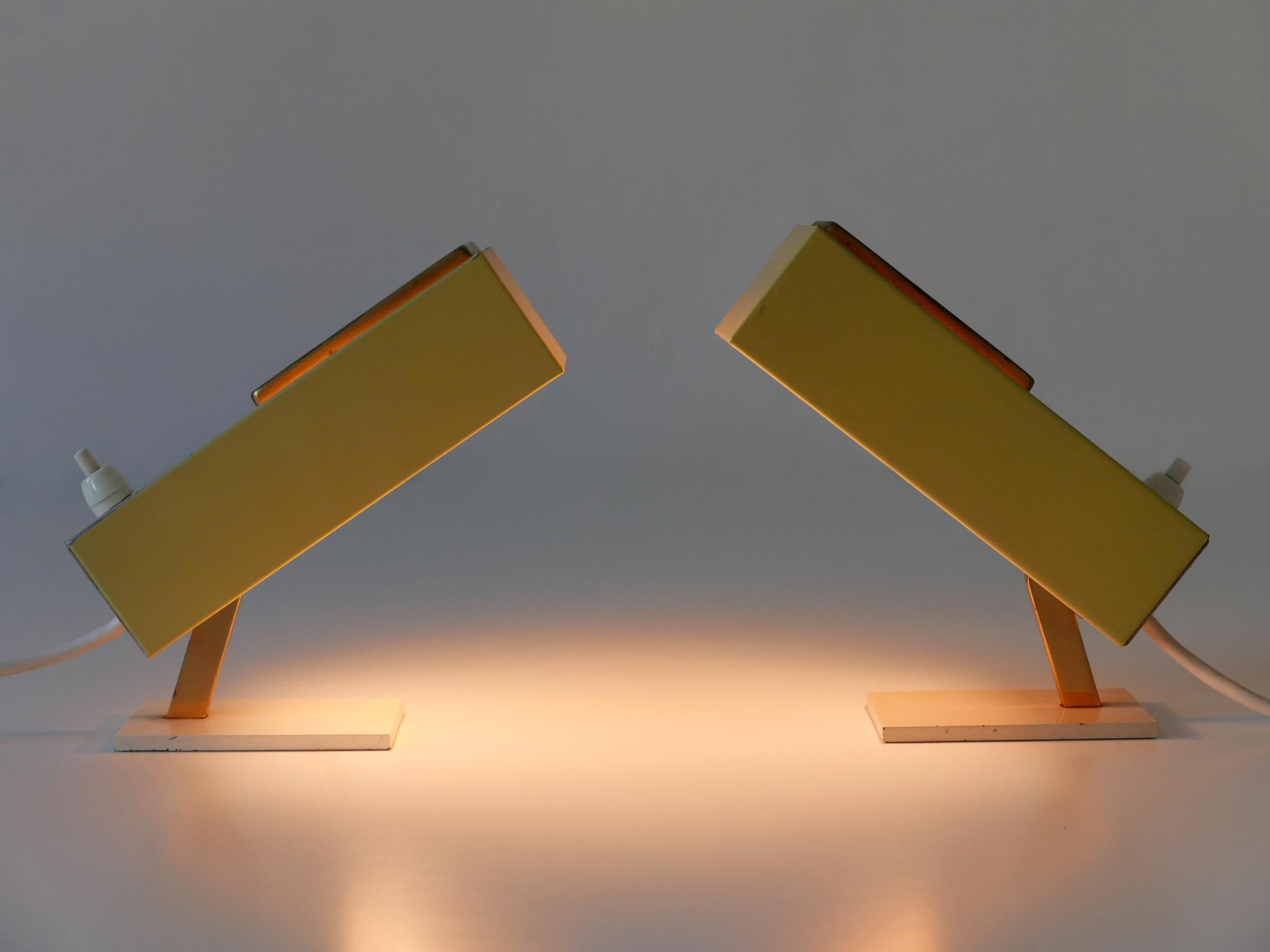 Métal Ensemble de deux rares et ravissantes lampes de chevet The Moderns Allemagne années 1950 en vente