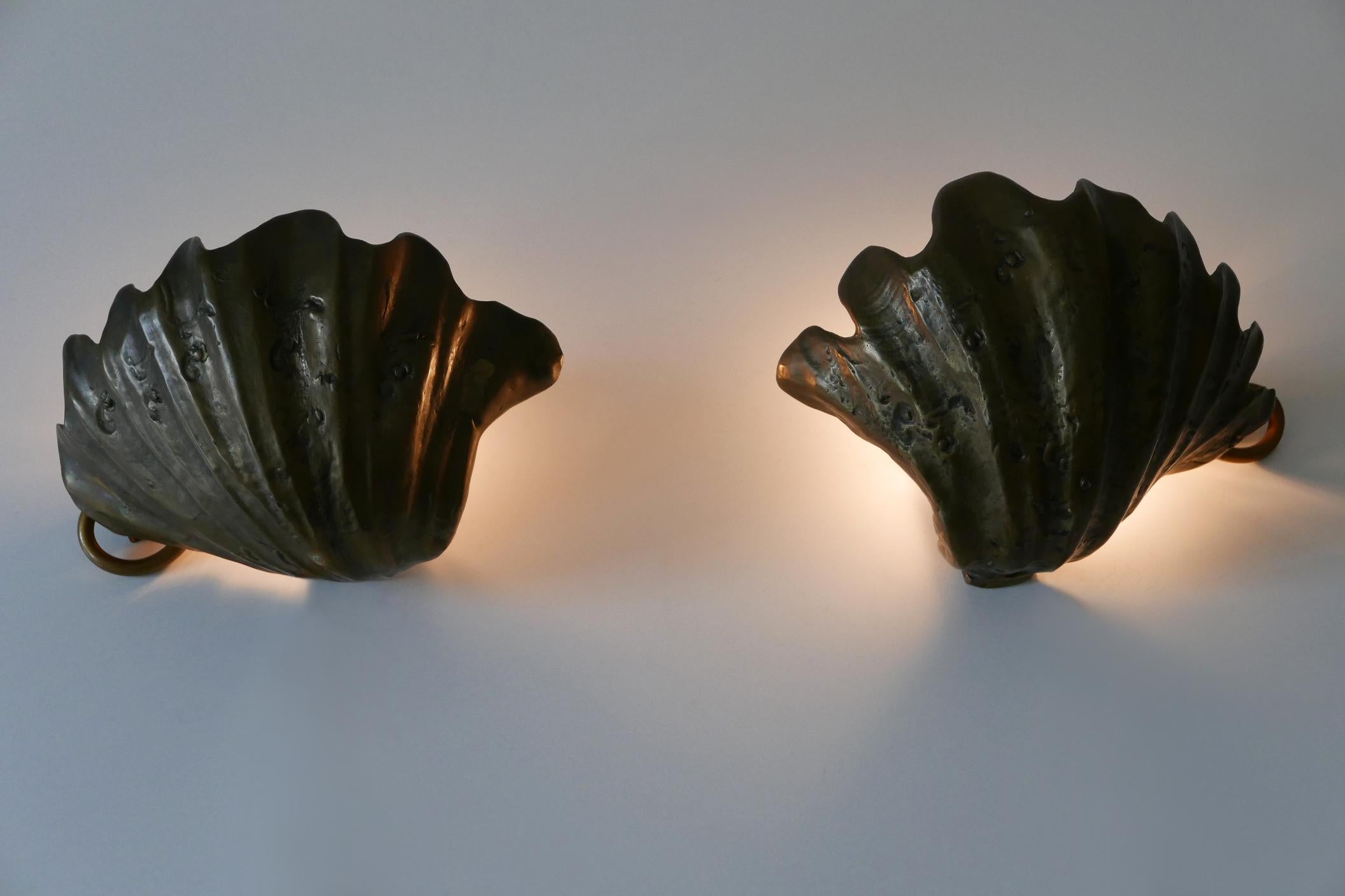 Set of Two Rare Mid Century Modern Cast Bronze Sea Shell Sconces Germany 1960s In Good Condition For Sale In Munich, DE