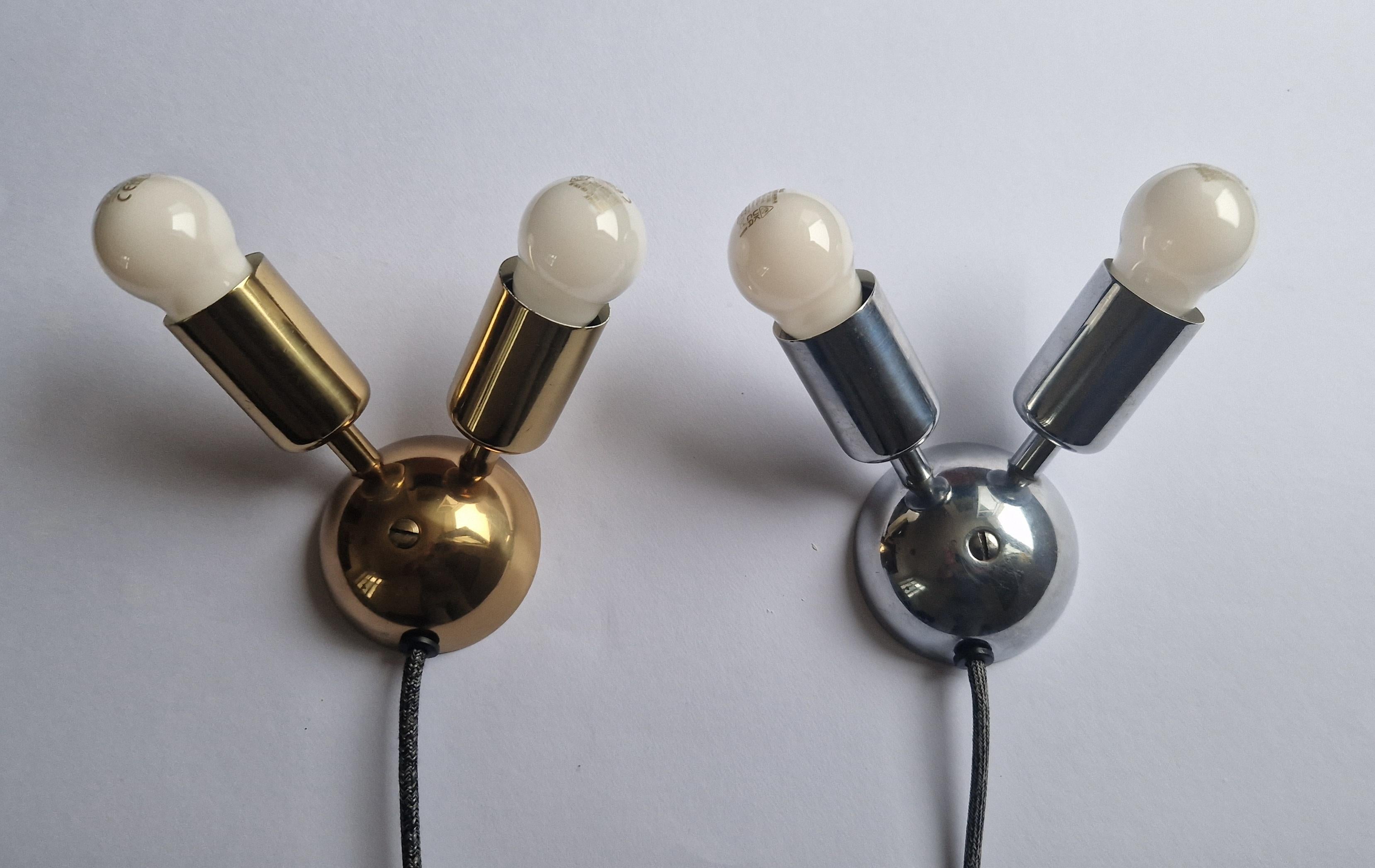 Tchèque Ensemble de deux rares lampes murales du milieu du siècle dernier Drupol Sputnik, 1970 en vente
