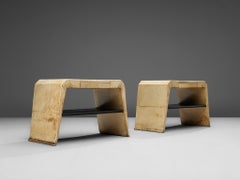 Satz von zwei seltenen Valzania Beistelltischen aus Pergament