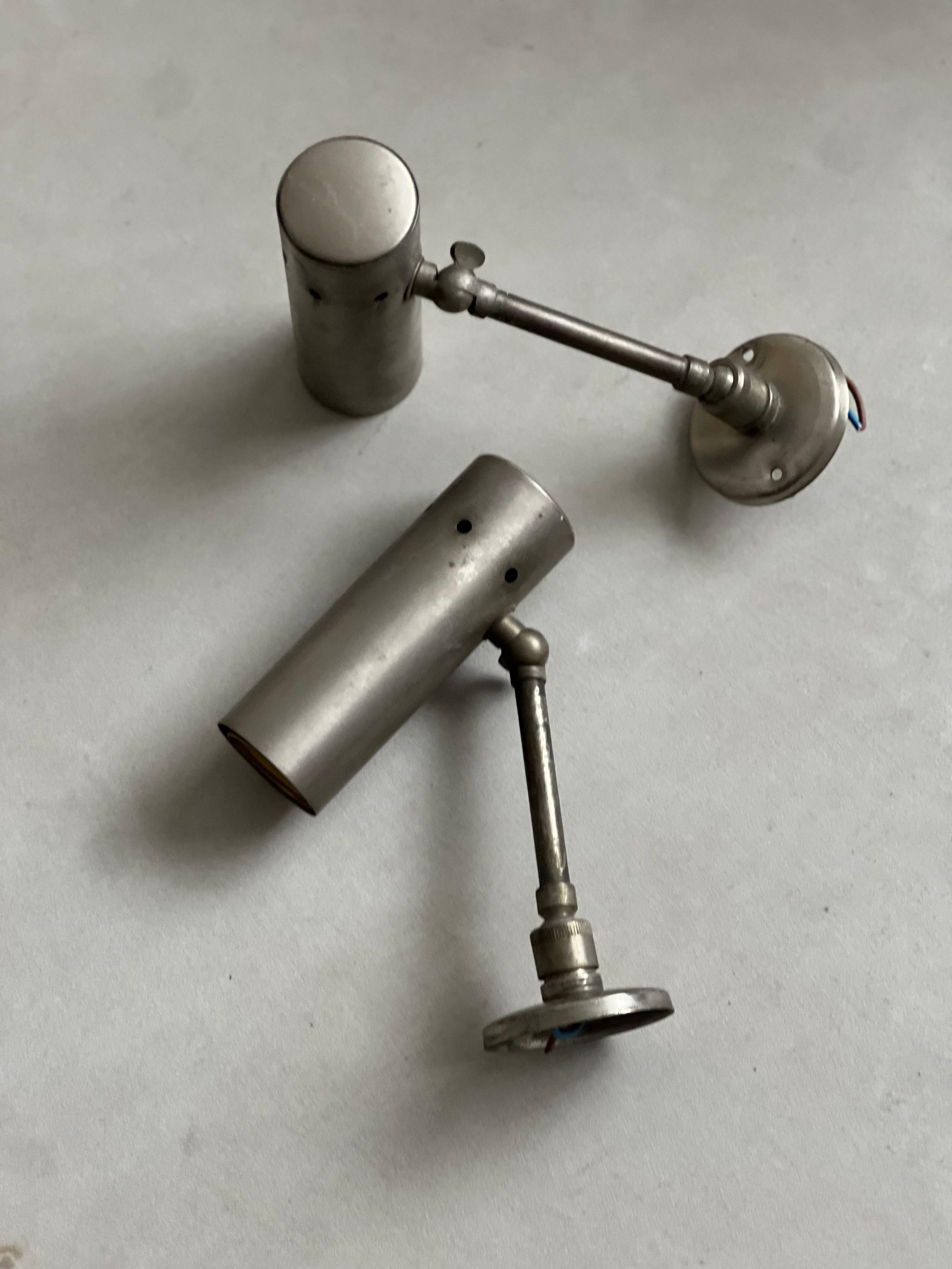 Ensemble de deux rares spots muraux en métal, années 1960, Lights de salon, Décoratif en vente 9