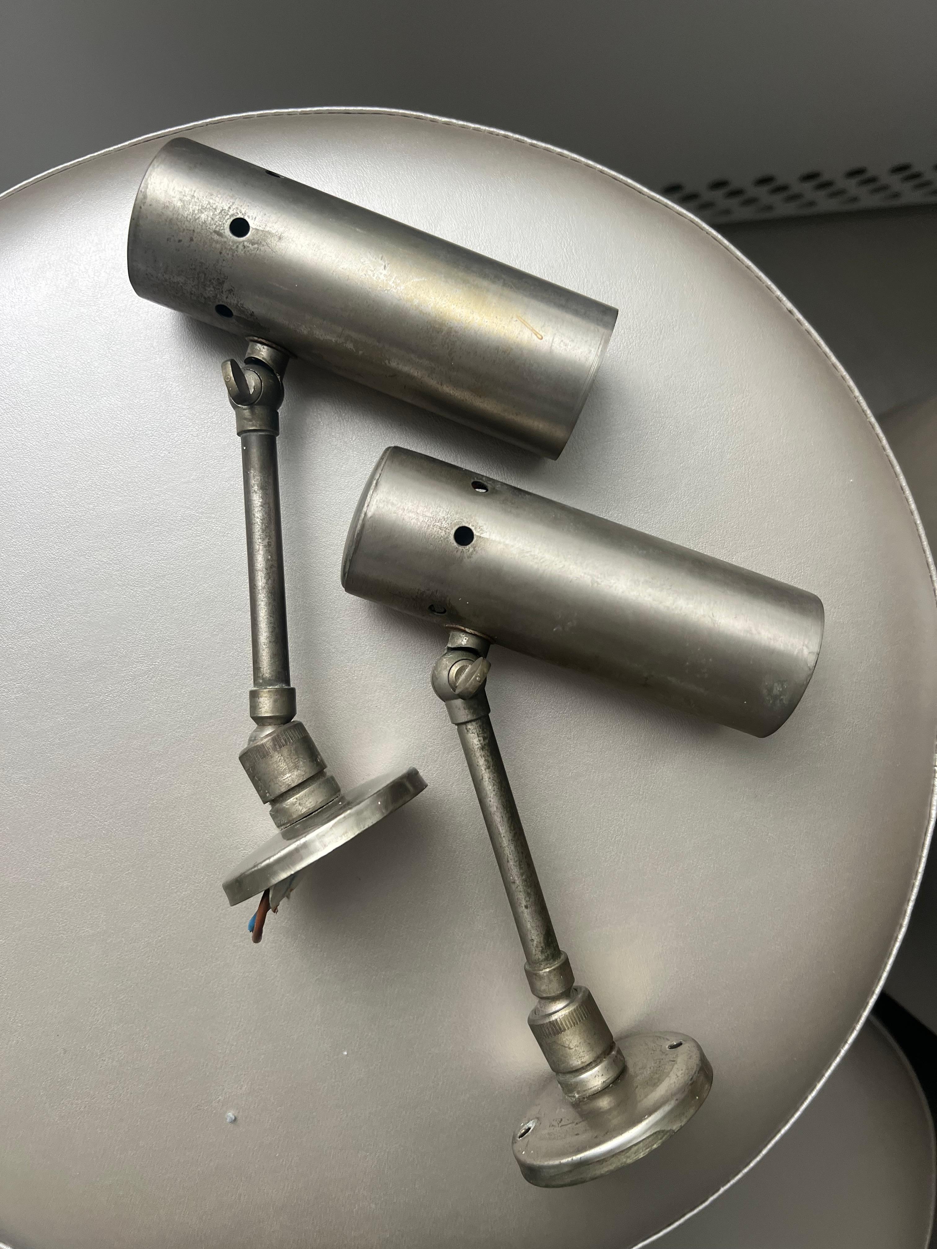 italien Ensemble de deux rares spots muraux en métal, années 1960, Lights de salon, Décoratif en vente