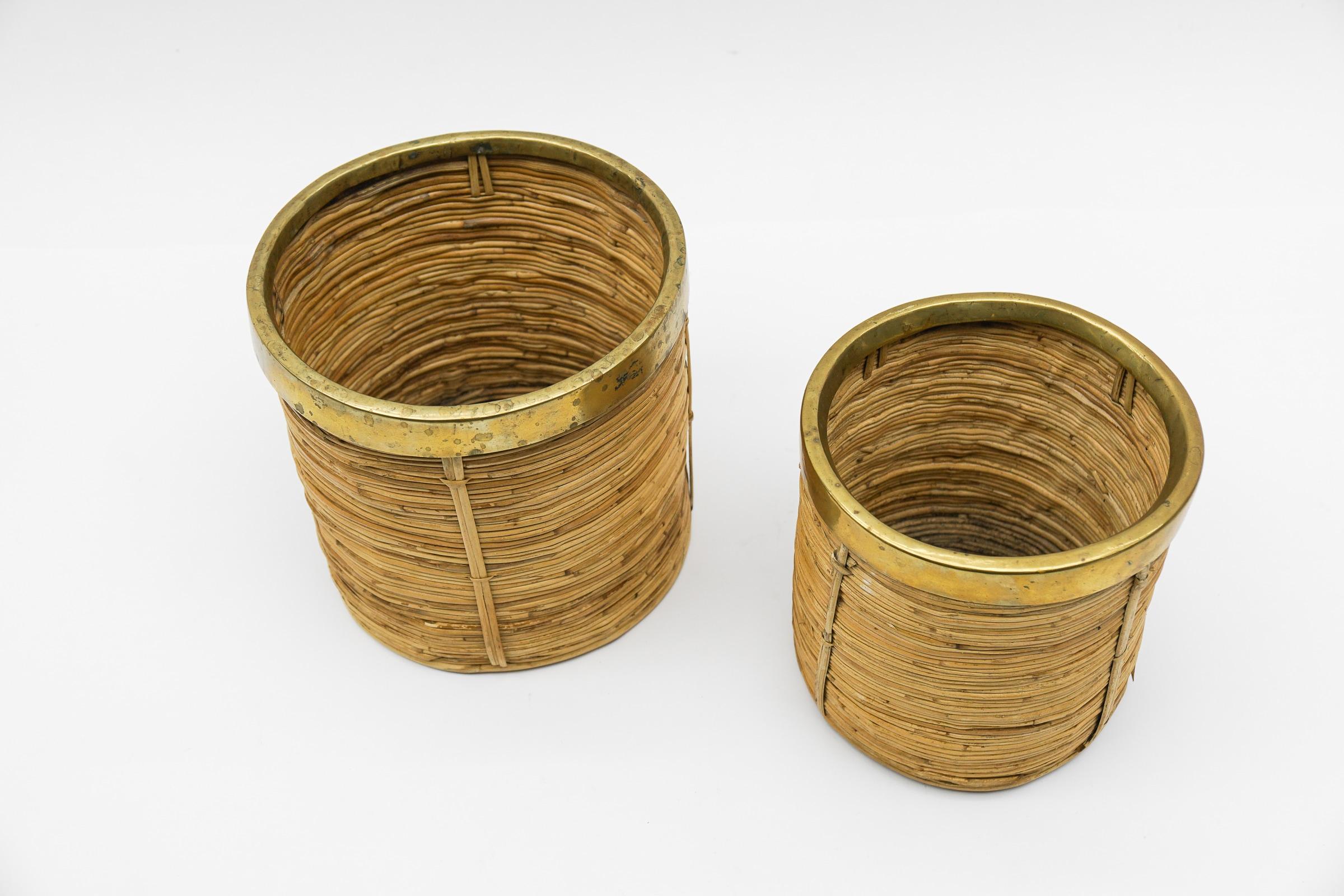 Mid-20th Century Set of Two Rattan and Brass Midcentury Handcrafted Planter, Austria, 1950s For Sale
