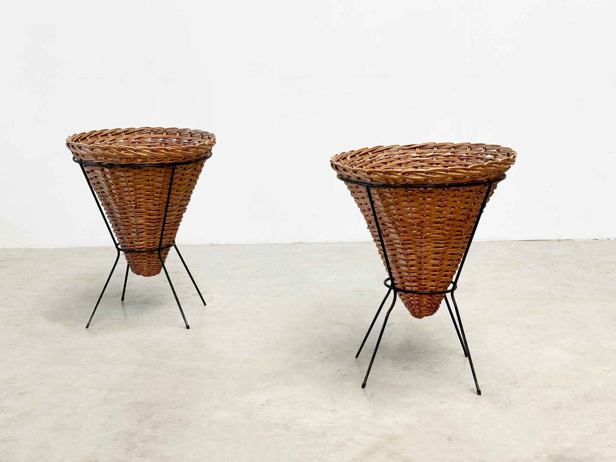 Set di due cesti in rattan In condizioni buone in vendita a Nijlen, VAN