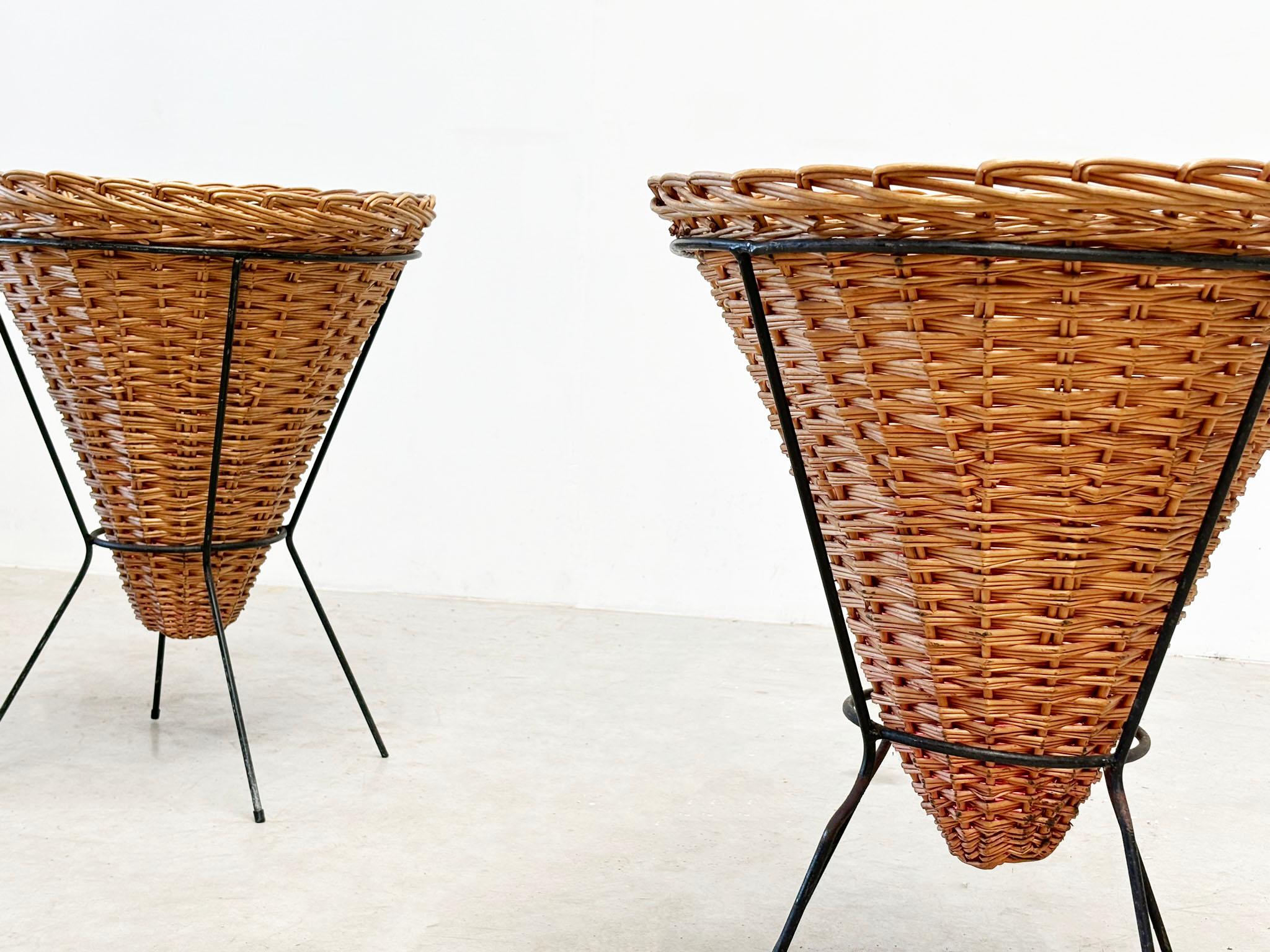 Rattan Set di due cesti in rattan in vendita