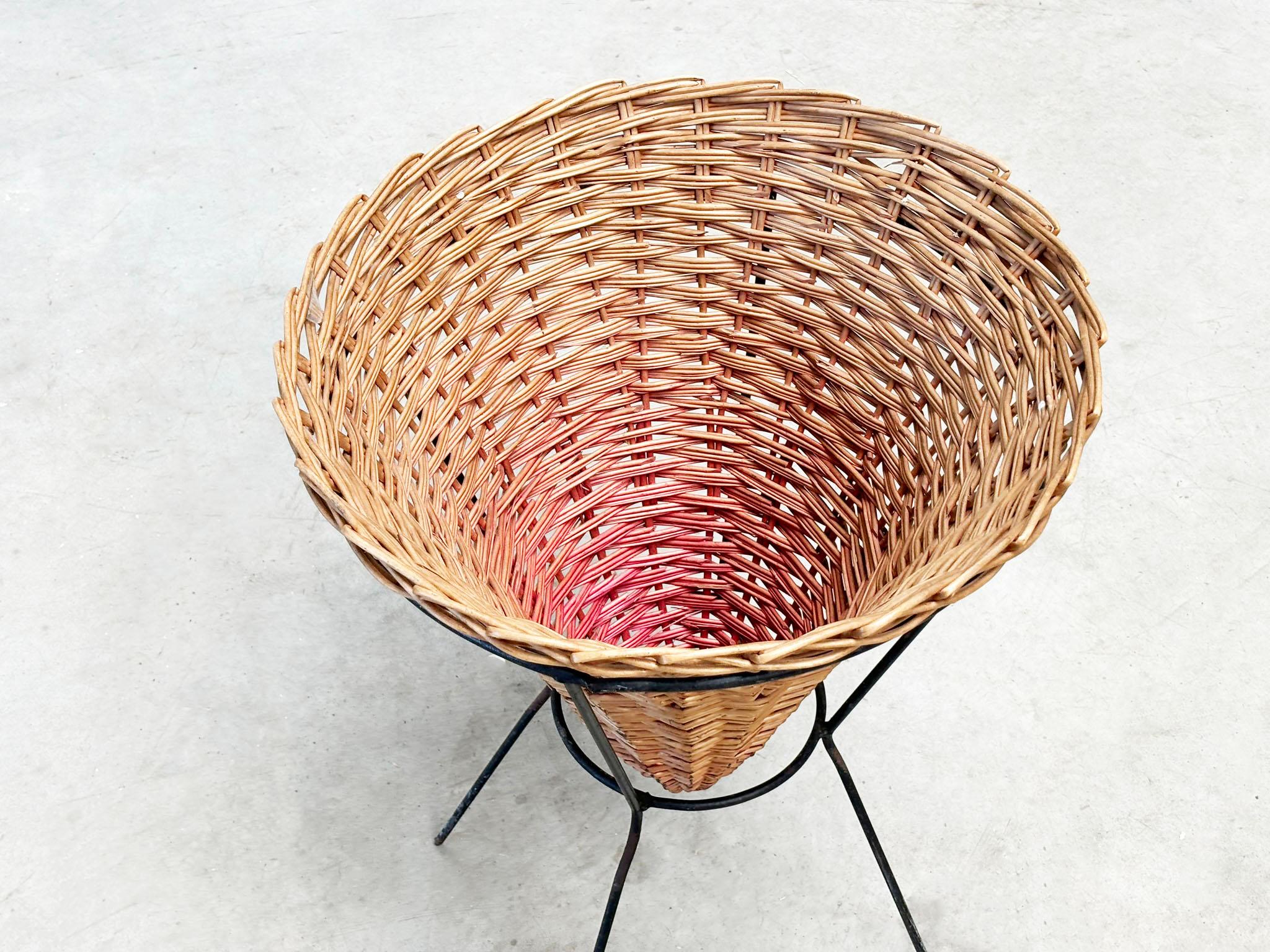 Set di due cesti in rattan in vendita 3