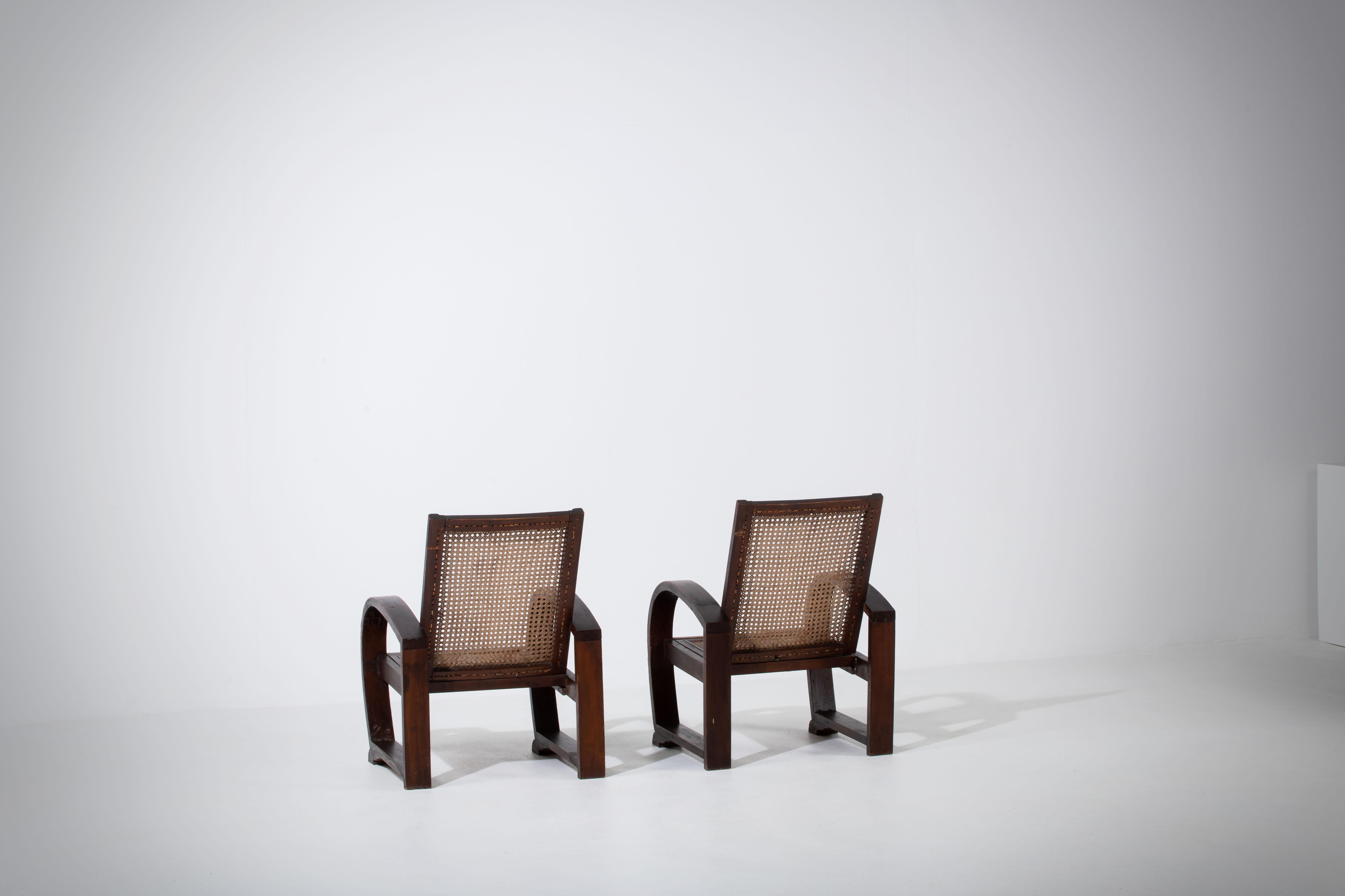 Set of Two Reconstruction Walnut Armchairs, 1940s, France In Fair Condition For Sale In Wiesbaden, DE