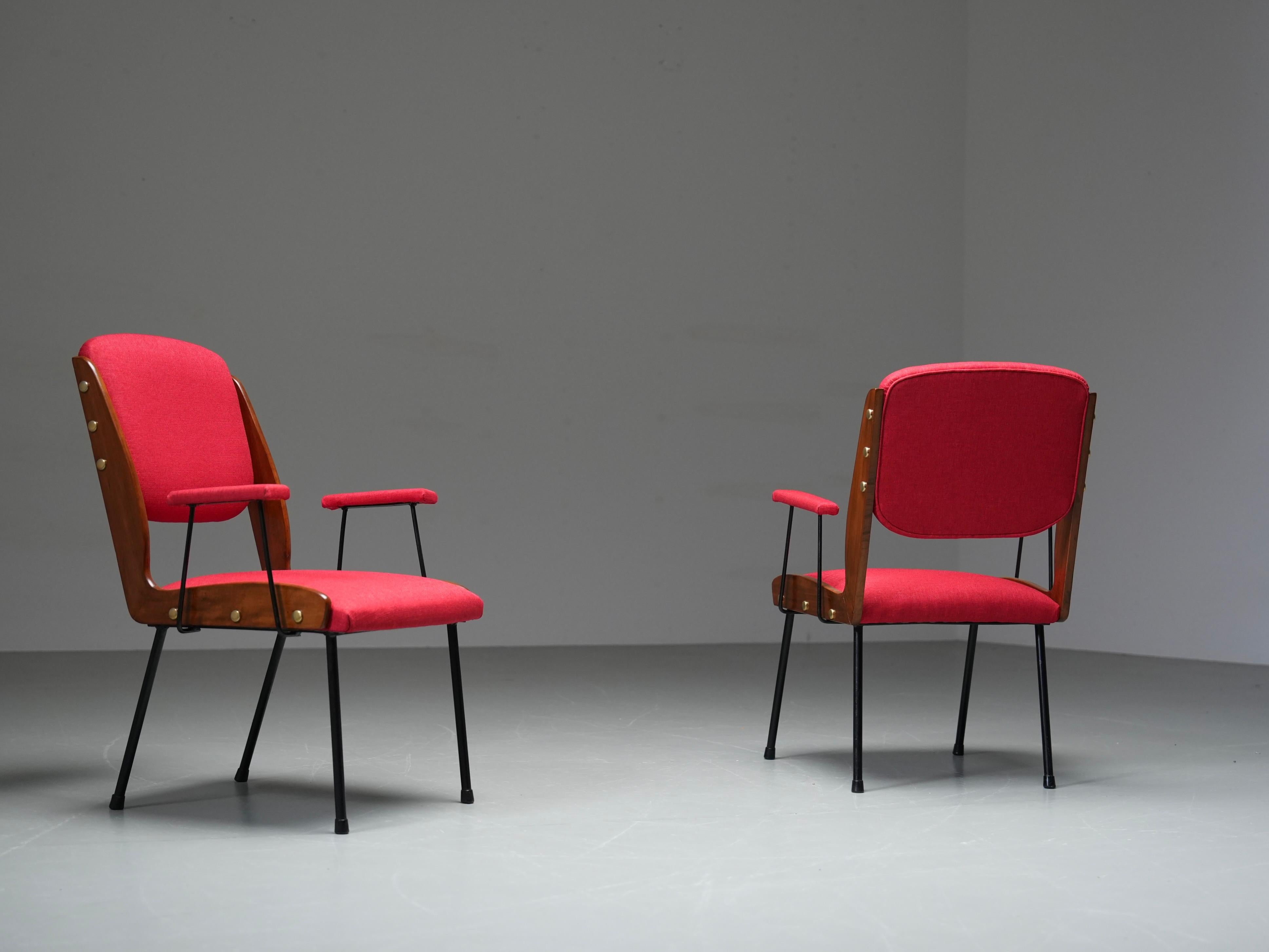 italien Ensemble de deux fauteuils rouges en laiton et Wood Wood, Italie, années 1960 en vente