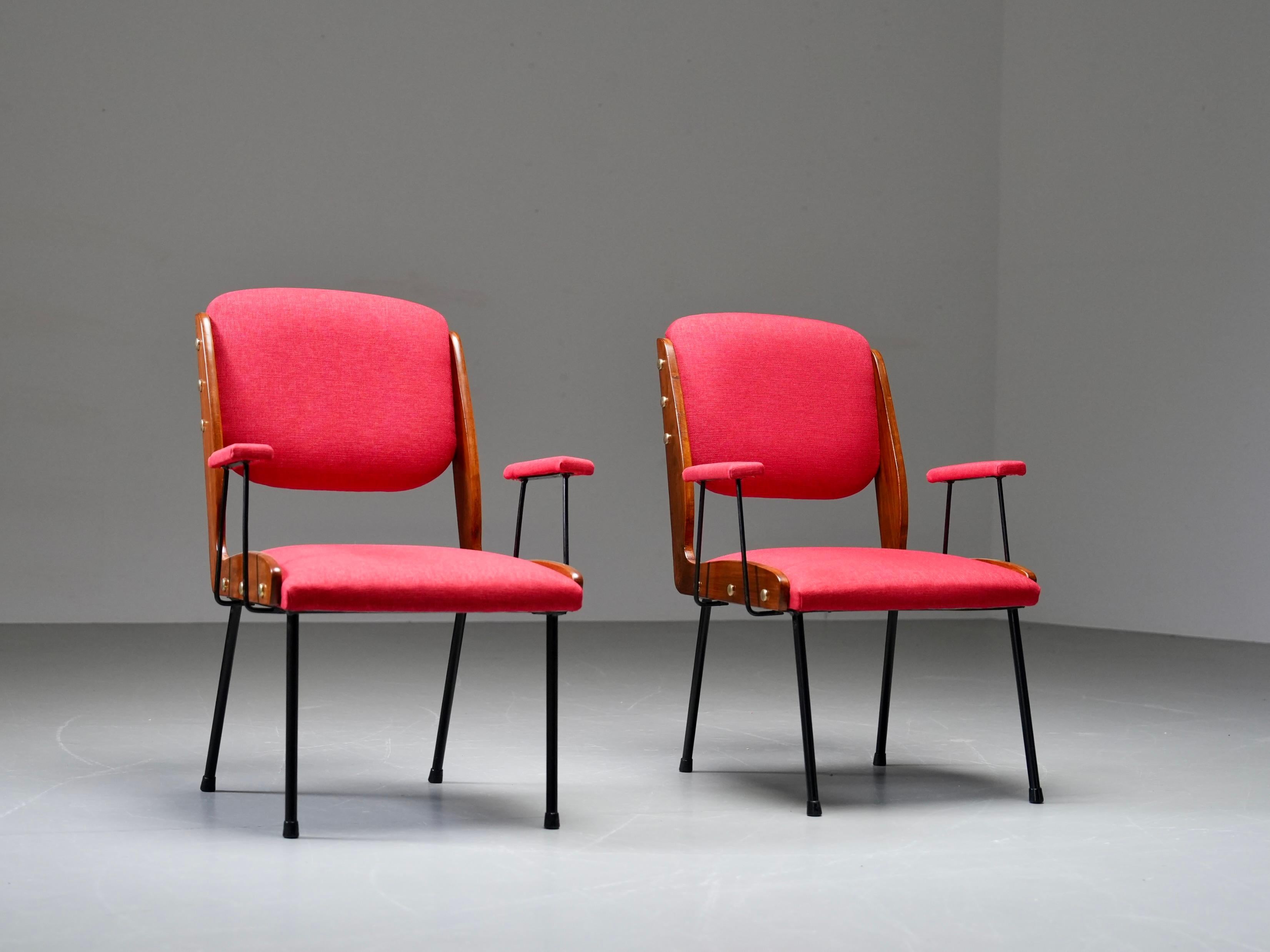Ensemble de deux fauteuils rouges en laiton et Wood Wood, Italie, années 1960 en vente 1