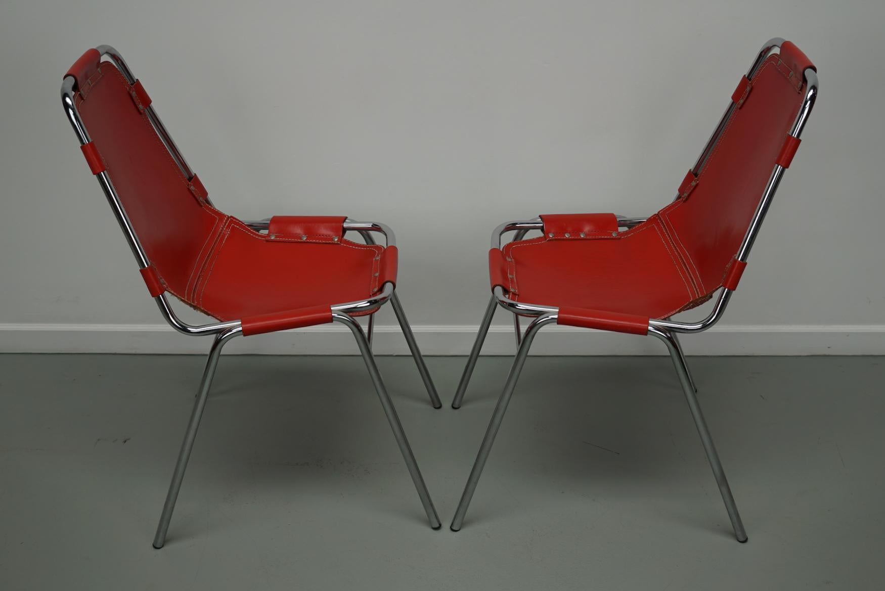 Satz von zwei roten Stühlen von Charlotte Perriand für Les Arcs, 1960er Jahre im Angebot 6