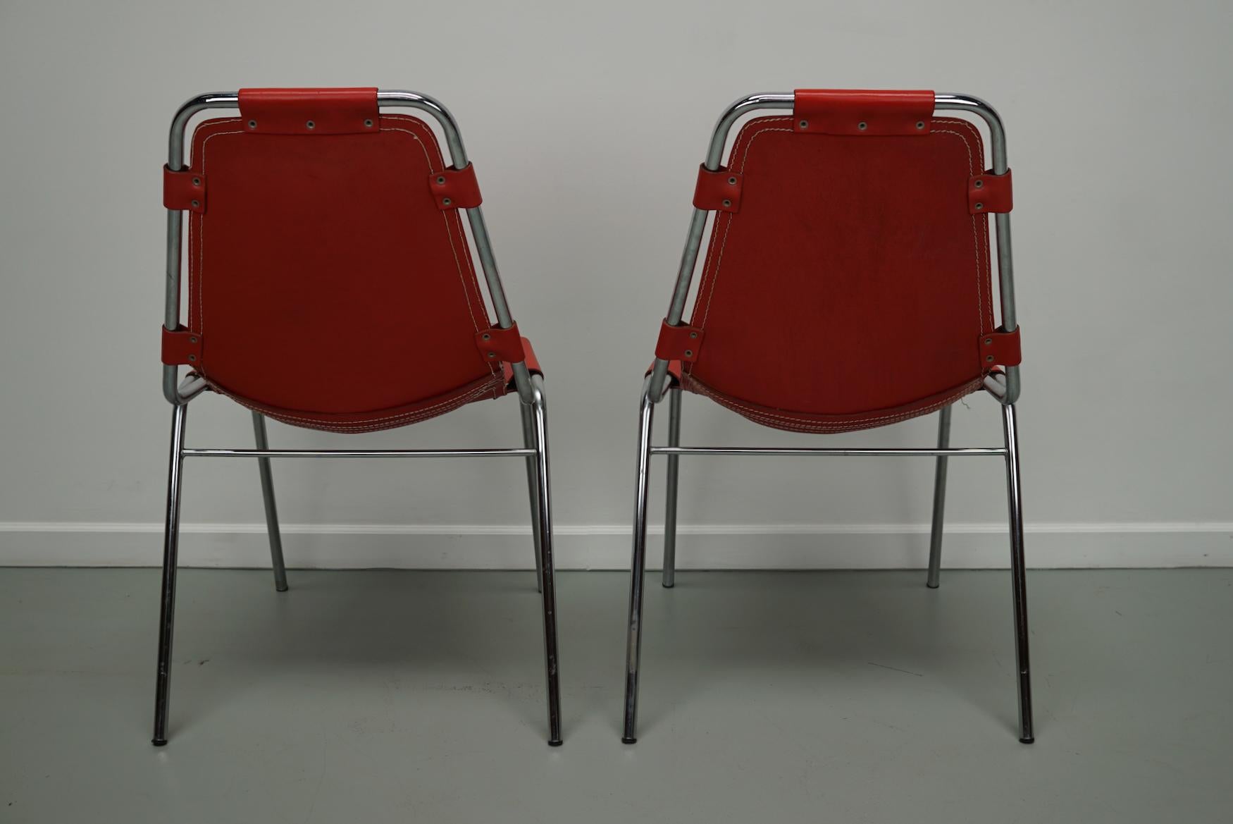 Satz von zwei roten Stühlen von Charlotte Perriand für Les Arcs, 1960er Jahre im Angebot 9