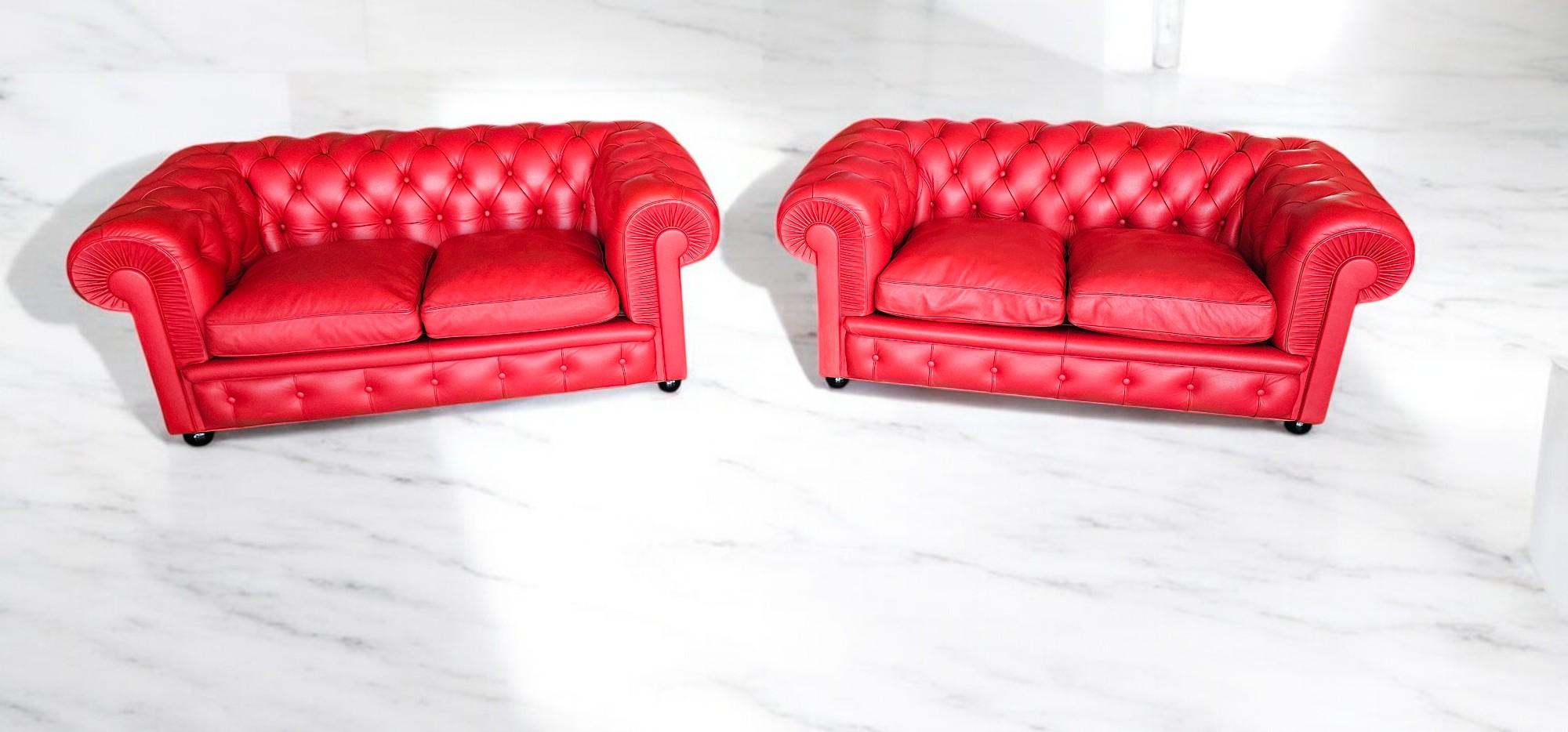The Chester sofa features a spring system made with hand-placed conical steel springs, secured to jute straps on a seasoned beech frame. The seat padding is made of rubberized horsehair, while the backrest and armrests are crafted from hand-shaped