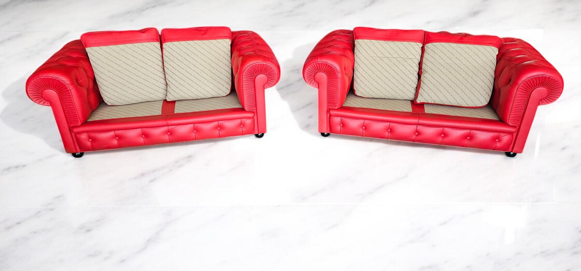 Fine XX secolo Set of Two Red Leather Chester Sofa by Poltrona Frau, 1993 in vendita