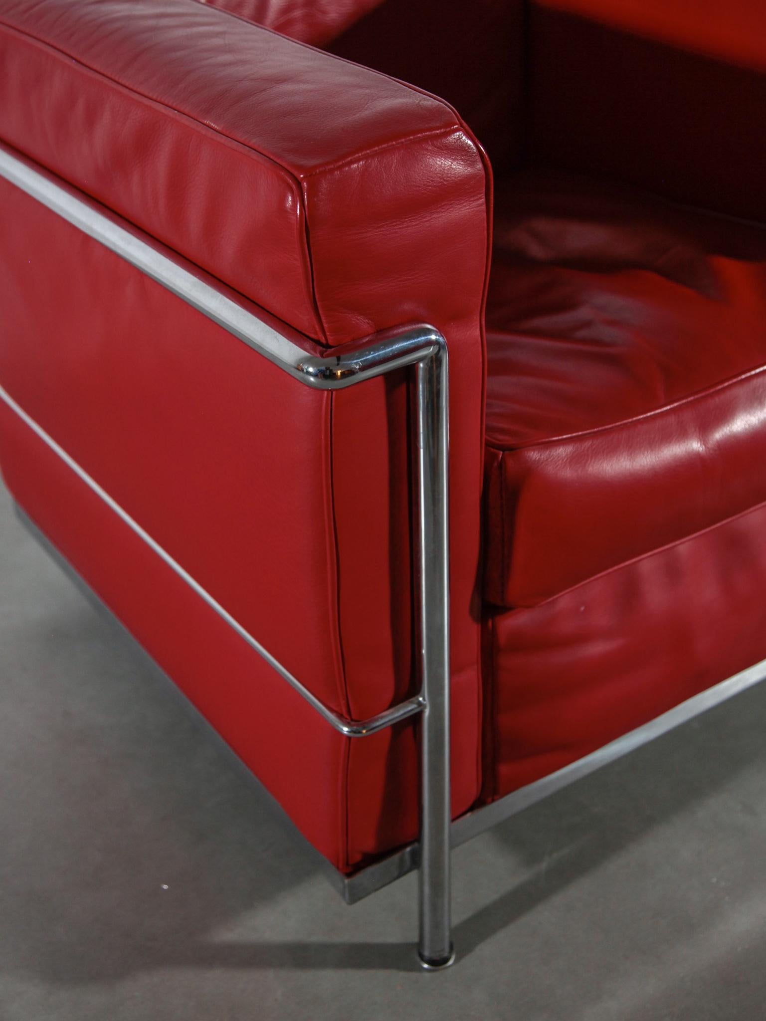  Set of Two Red Leather Lounge Arm Chairs Attributed Le Corbusier, 1980s 2