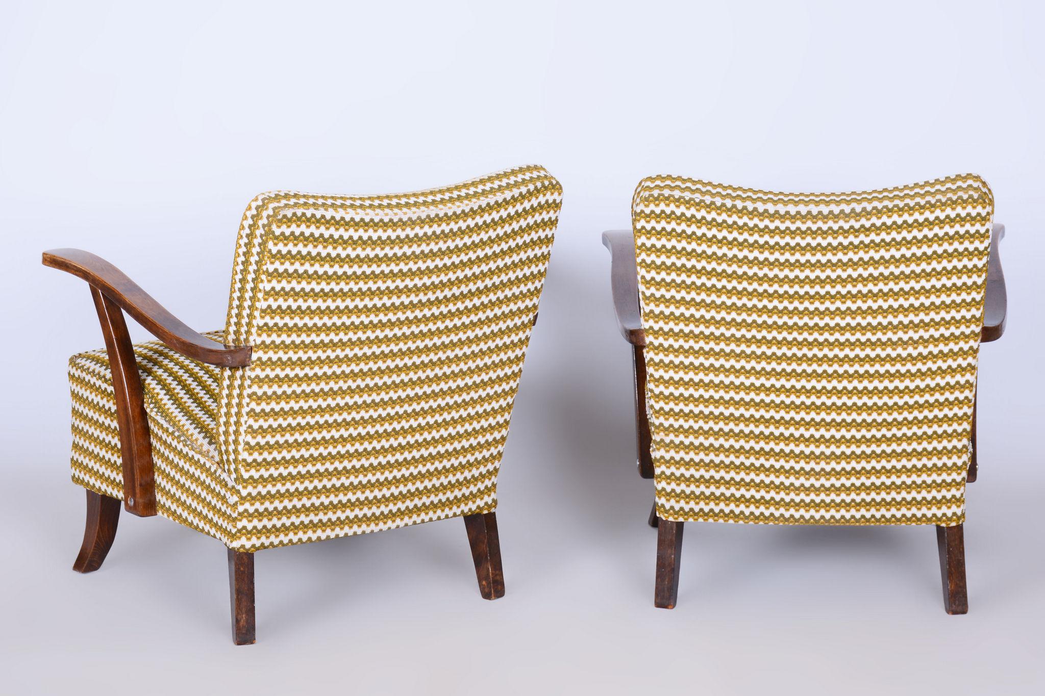 Ensemble de deux fauteuils Art Déco restaurés en hêtre, tapisserie d'origine, tchèque, années 1920 en vente 2