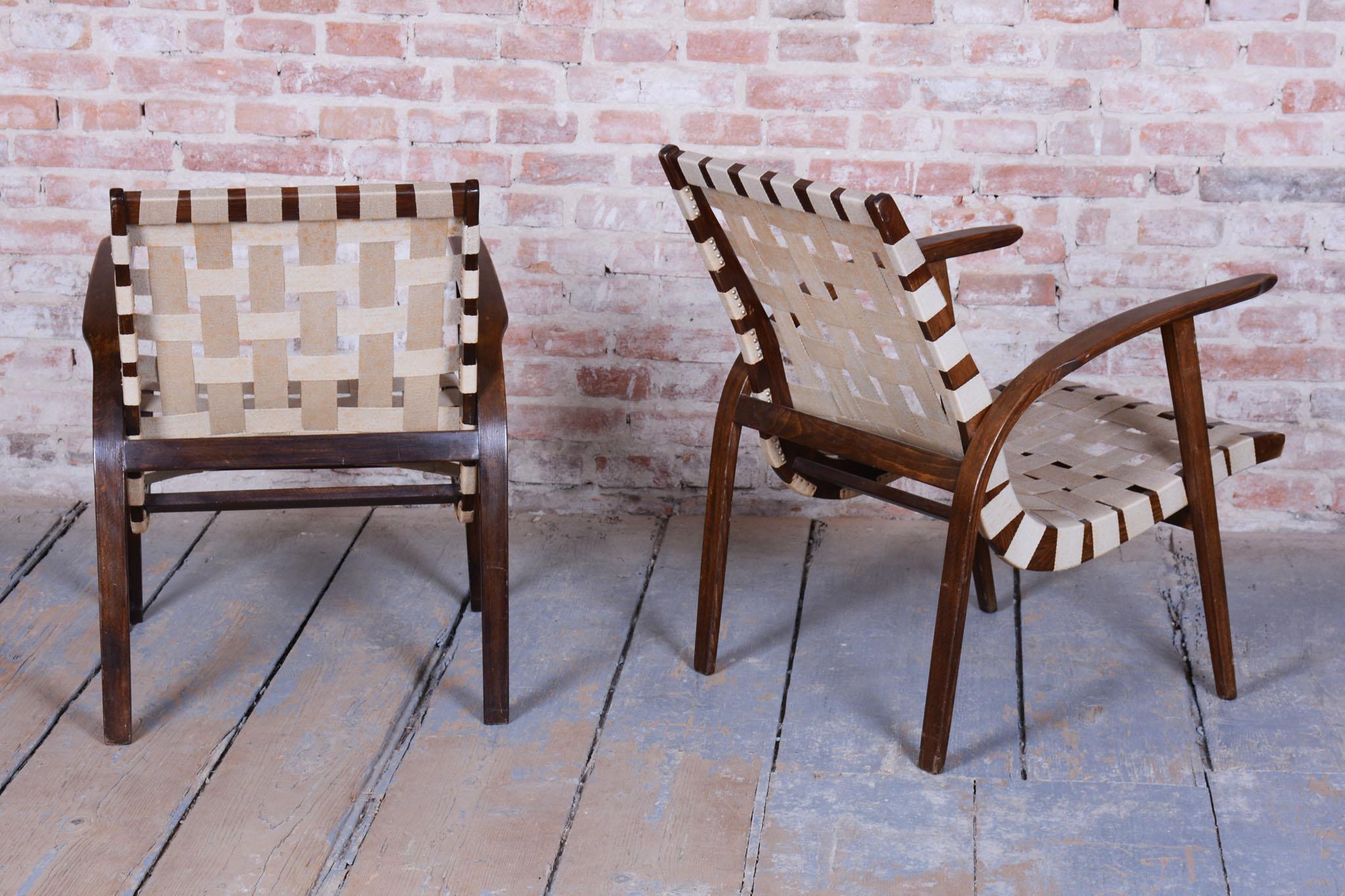 Ensemble de deux fauteuils Art Déco restaurés en hêtre, polonais revisités, tchèque, années 1930 en vente 1