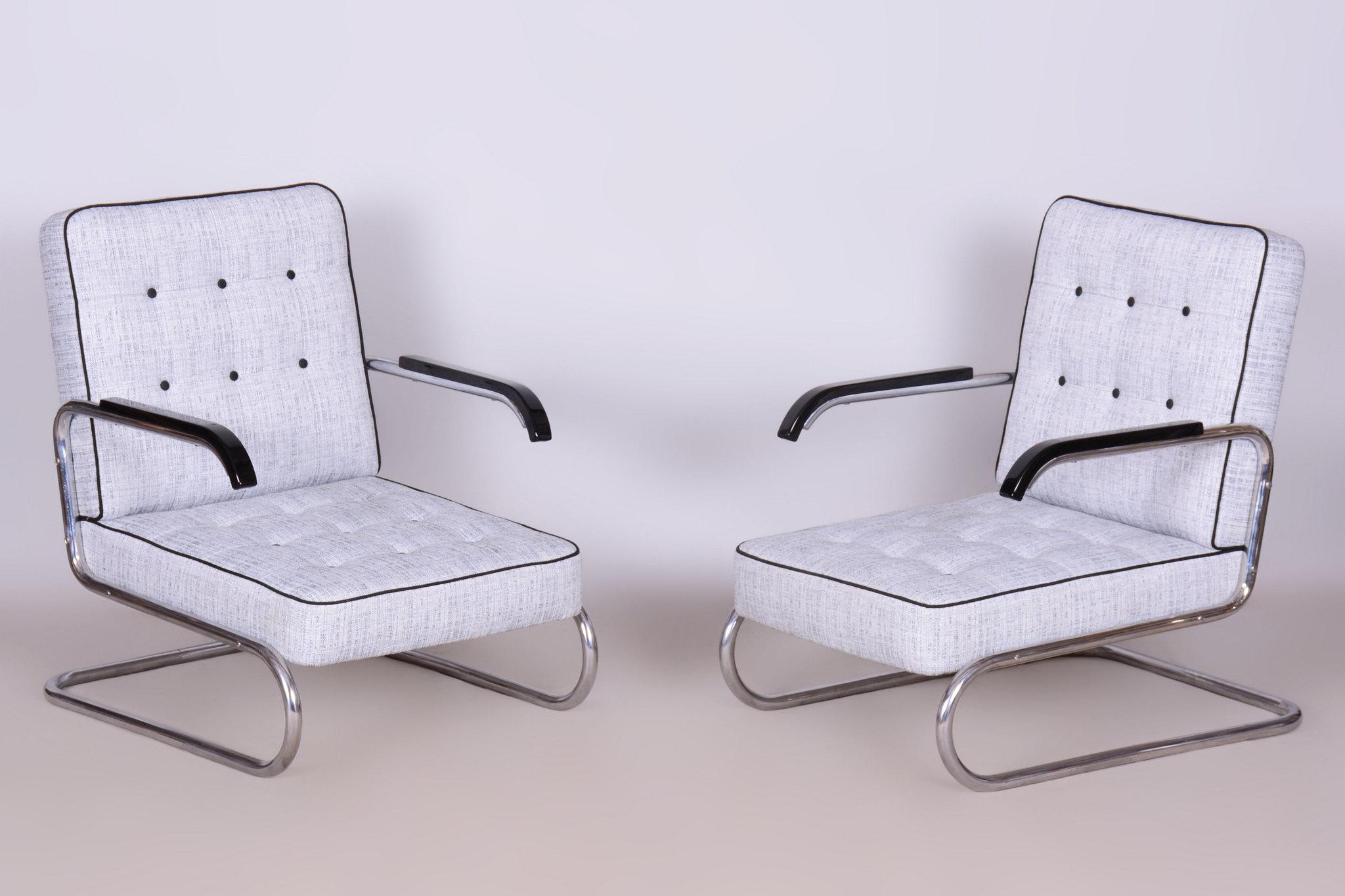 Cette paire de fauteuils de style Bauhaus provient de Tchécoslovaquie et date de la première moitié du XXe siècle. Ils ont été fabriqués par Mücke-Melder.

Les fauteuils ont été entièrement restaurés, avec des chromes nettoyés par des professionnels