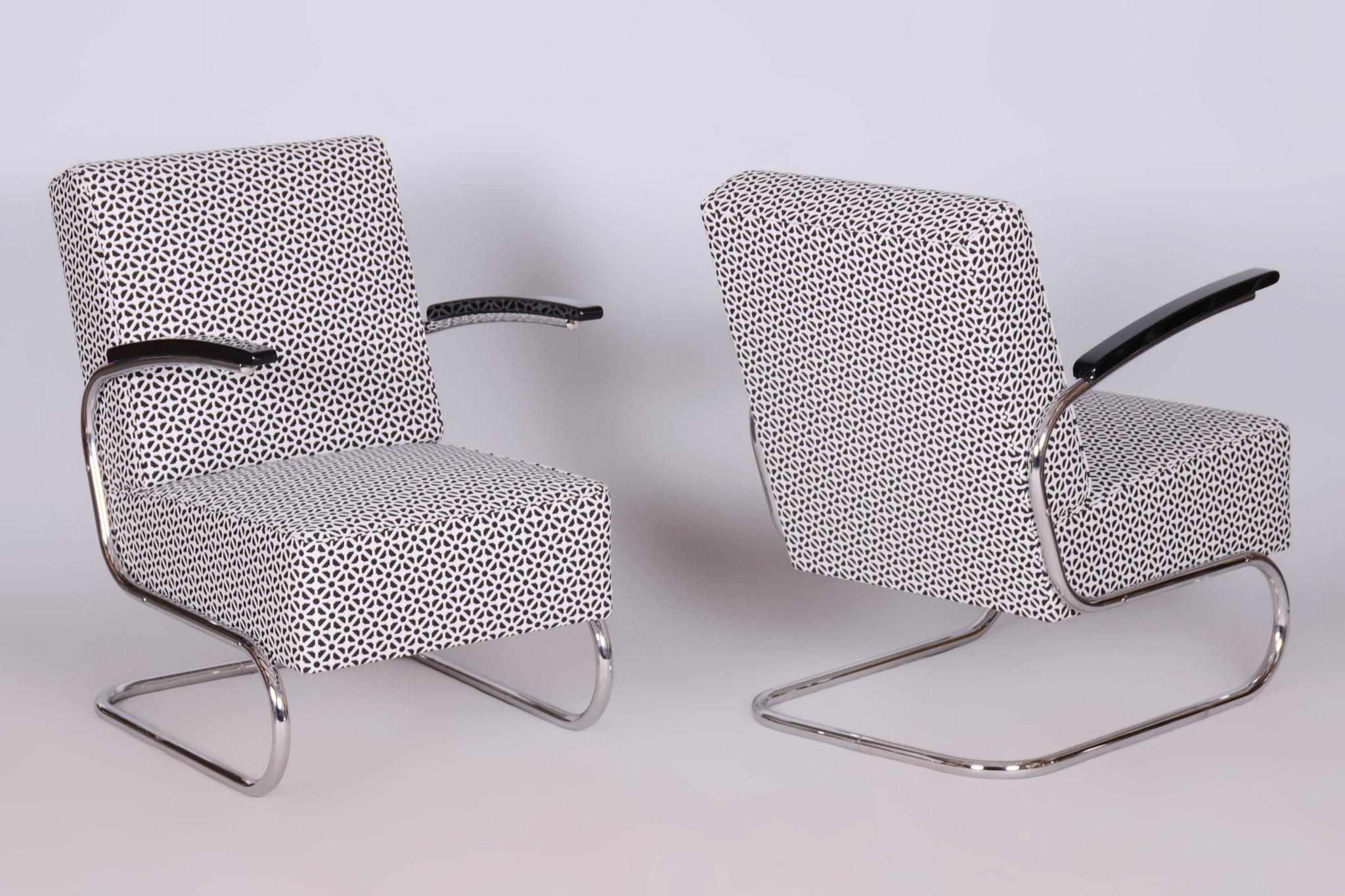 Set of Two Restored Bauhaus Armchairs, by Mücke Melder, Chrome, Czech, 1930s For Sale 3