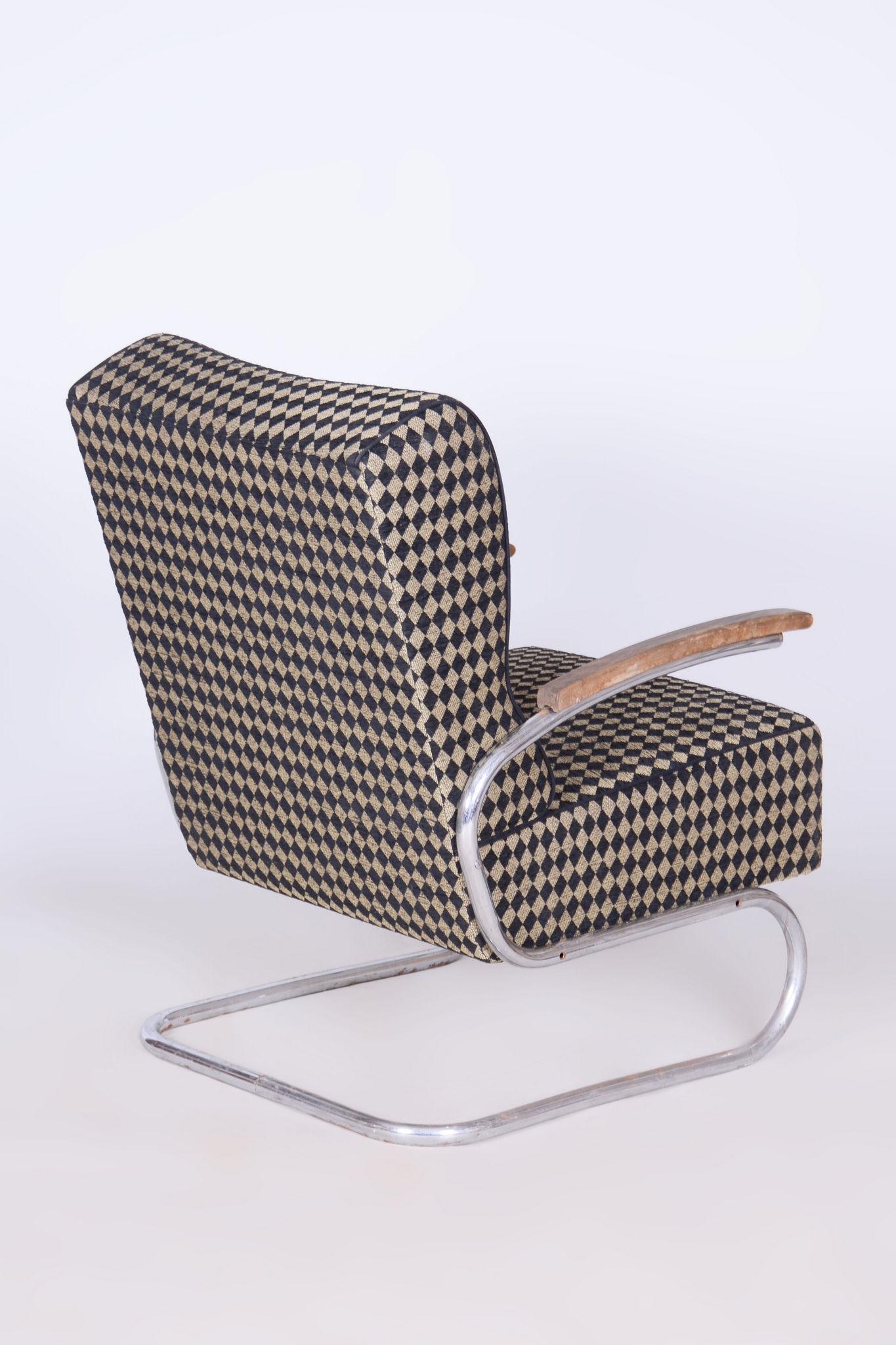 Set of Two Restored Bauhaus Armchairs, by Vichr a Spol., Chrome, Czech, 1930s For Sale 4