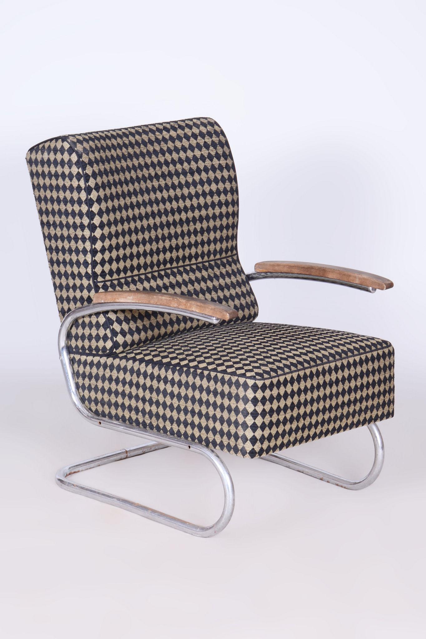 Set of Two Restored Bauhaus Armchairs, by Vichr a Spol., Chrome, Czech, 1930s In Good Condition For Sale In Brandys nad Labem, Středočeský kraj