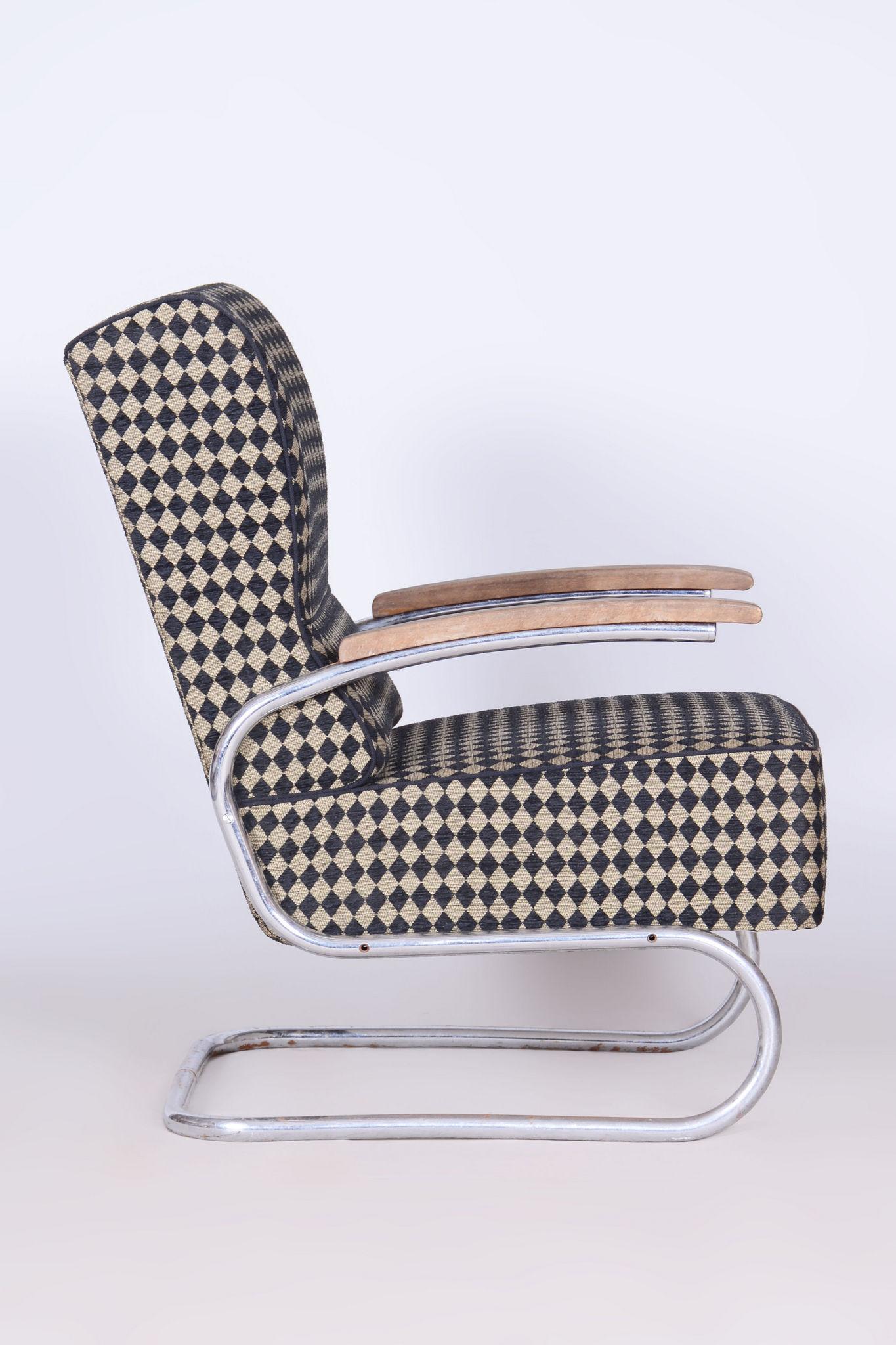 Set of Two Restored Bauhaus Armchairs, by Vichr a Spol., Chrome, Czech, 1930s For Sale 3