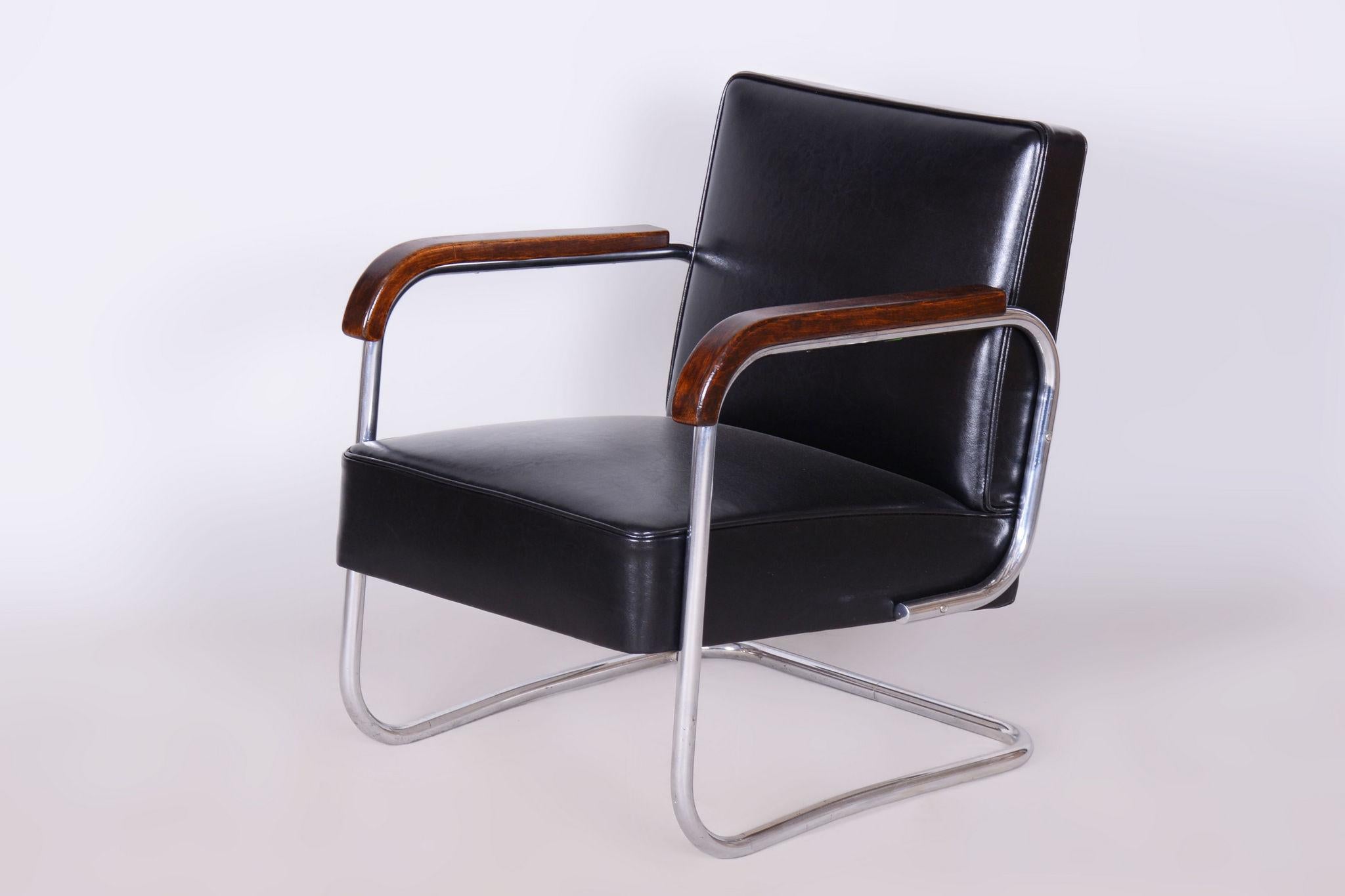 Mid-20th Century Set of Two Restored Bauhaus Armchairs, Chrome, Beech, Cowhide, Czech, 1930s For Sale