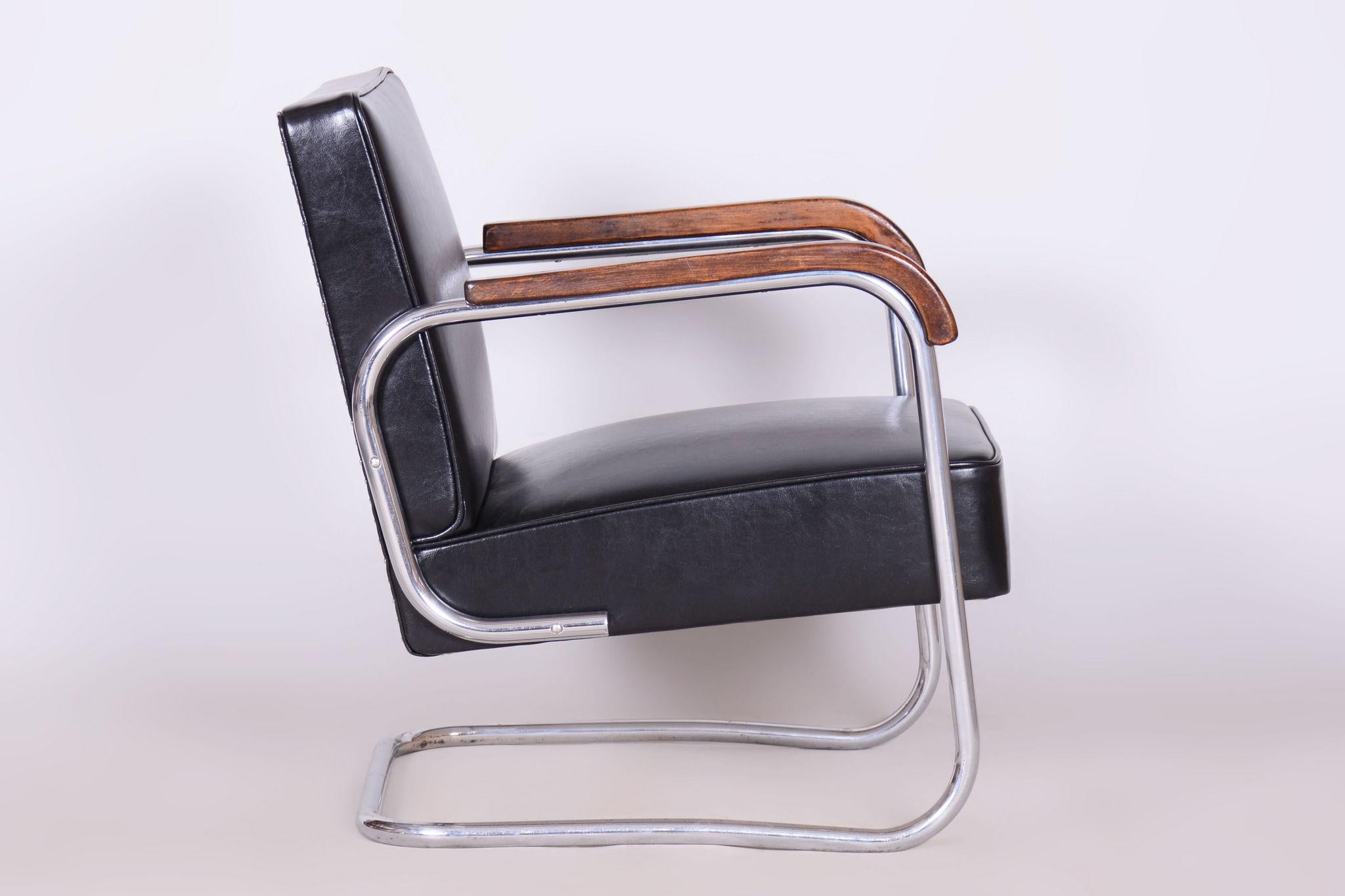 Set of Two Restored Bauhaus Armchairs, Chrome, Beech, Cowhide, Czech, 1930s For Sale 4