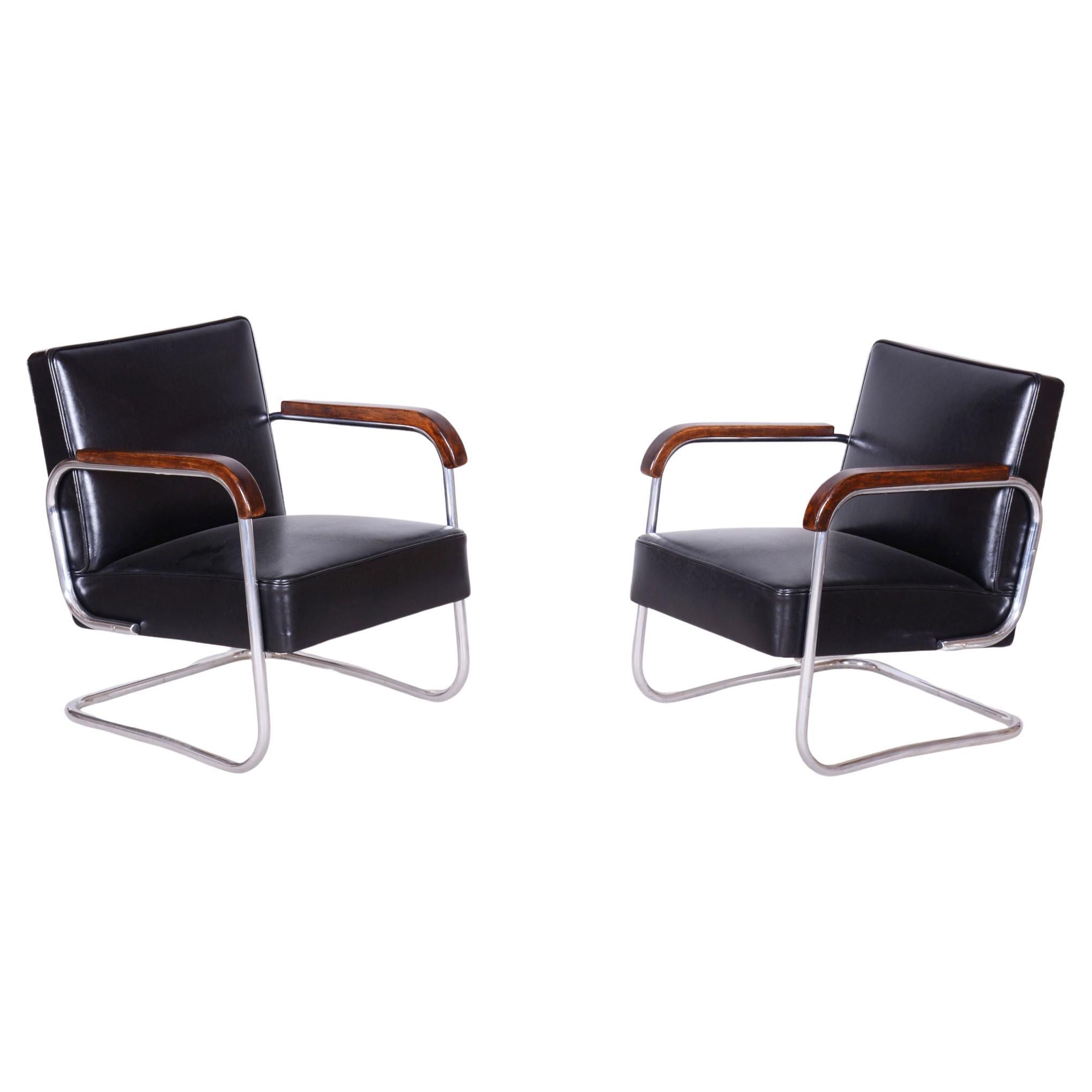 Set of Two Restored Bauhaus Armchairs, Chrome, Beech, Cowhide, Czech, 1930s For Sale