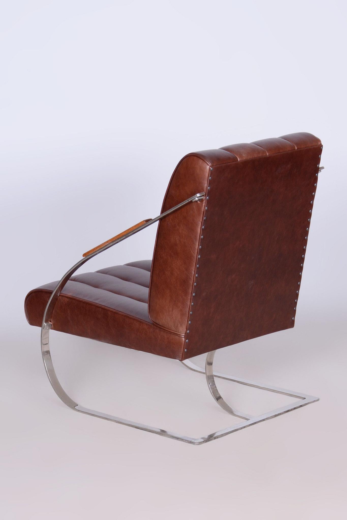 Set aus zwei restaurierten Bauhaus-Sesseln, Leder, vernickelt, tschechisch, 1920er Jahre im Angebot 2