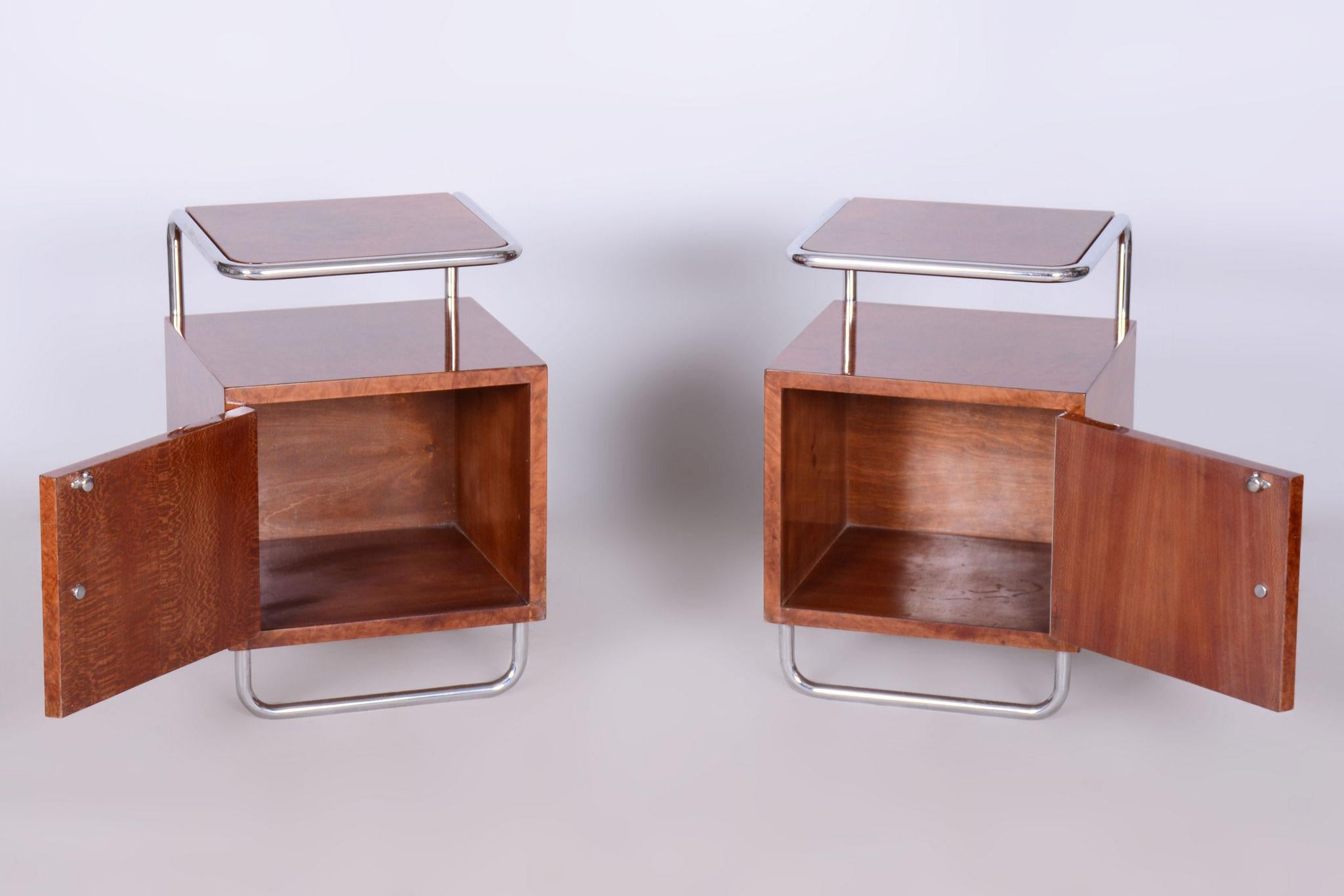 Set of Two Restored Bauhaus Bed-Side Tables, by H. Gottwald, Czech, 1930s In Good Condition For Sale In Horomerice, CZ