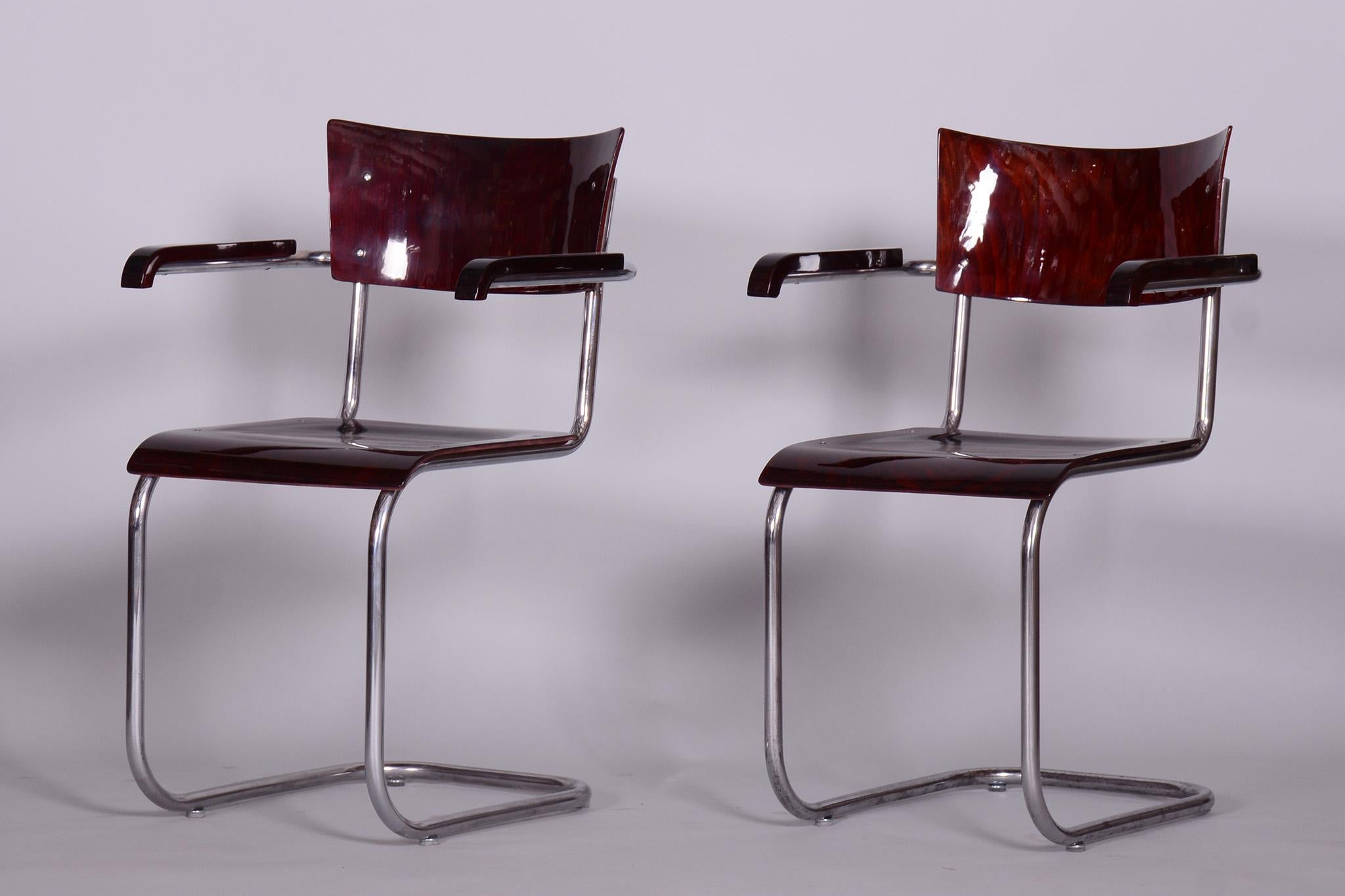 Ensemble de deux fauteuils en hêtre restaurés par Mart Stam, Robert Slezak, Tchèque, années 1930 en vente 2